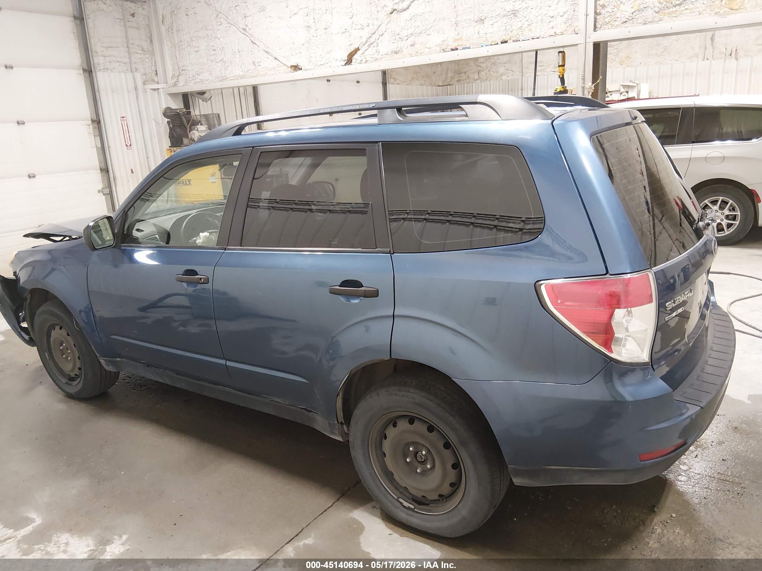 2012 Subaru Forester 2.5x Blue vin: JF2SHBBCXCH441016