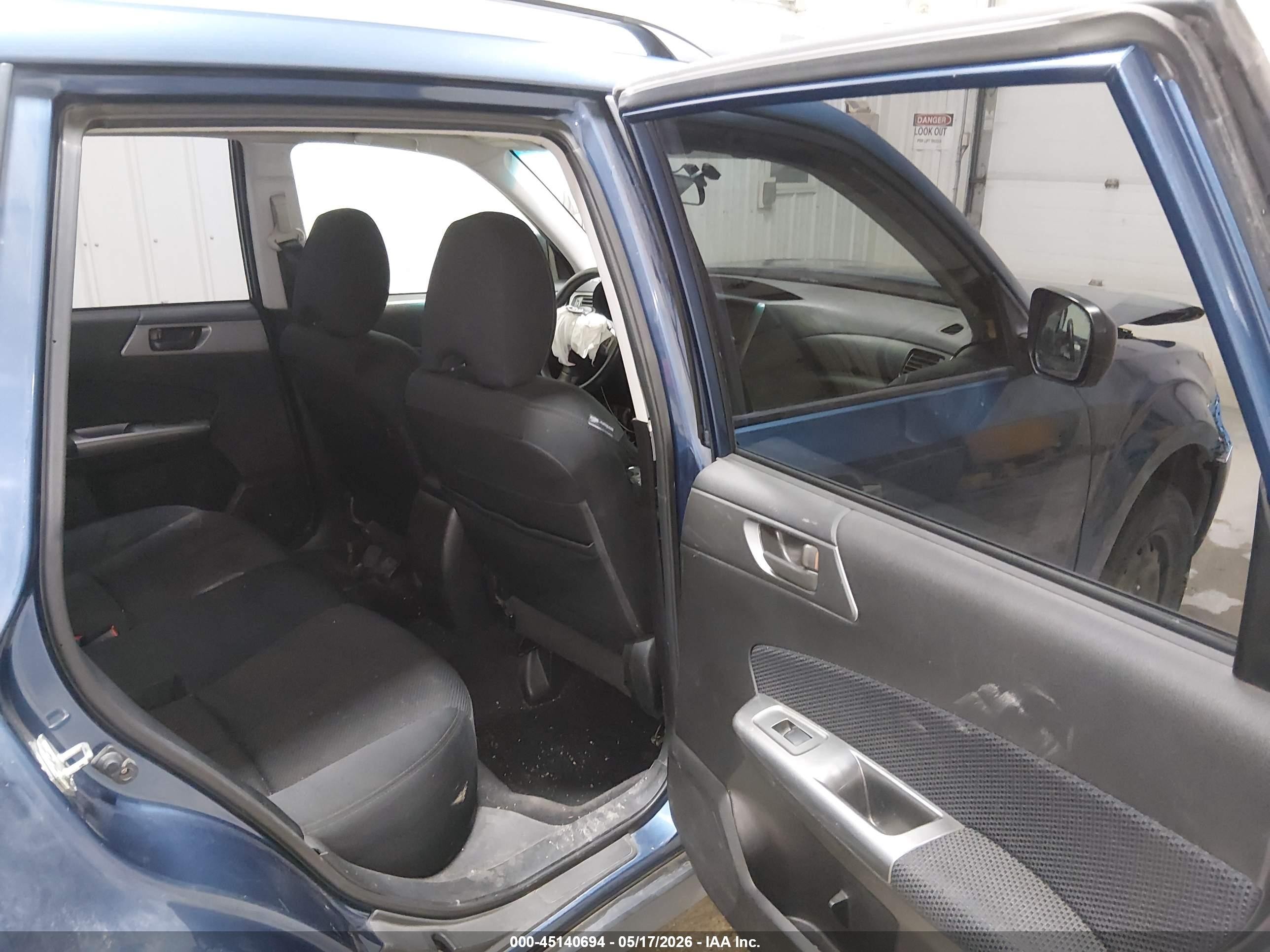 2012 Subaru Forester 2.5x Blue vin: JF2SHBBCXCH441016