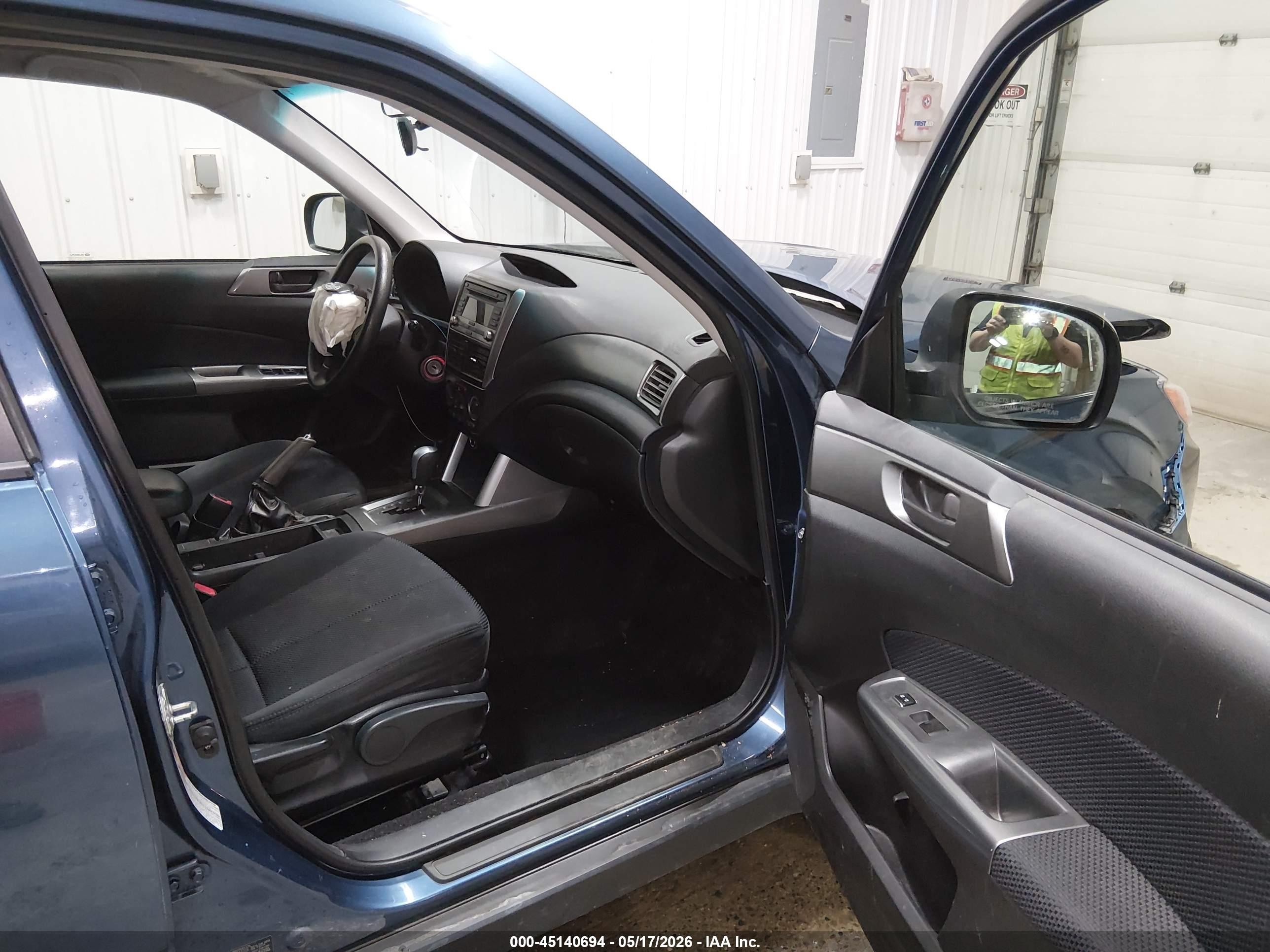 2012 Subaru Forester 2.5x Blue vin: JF2SHBBCXCH441016