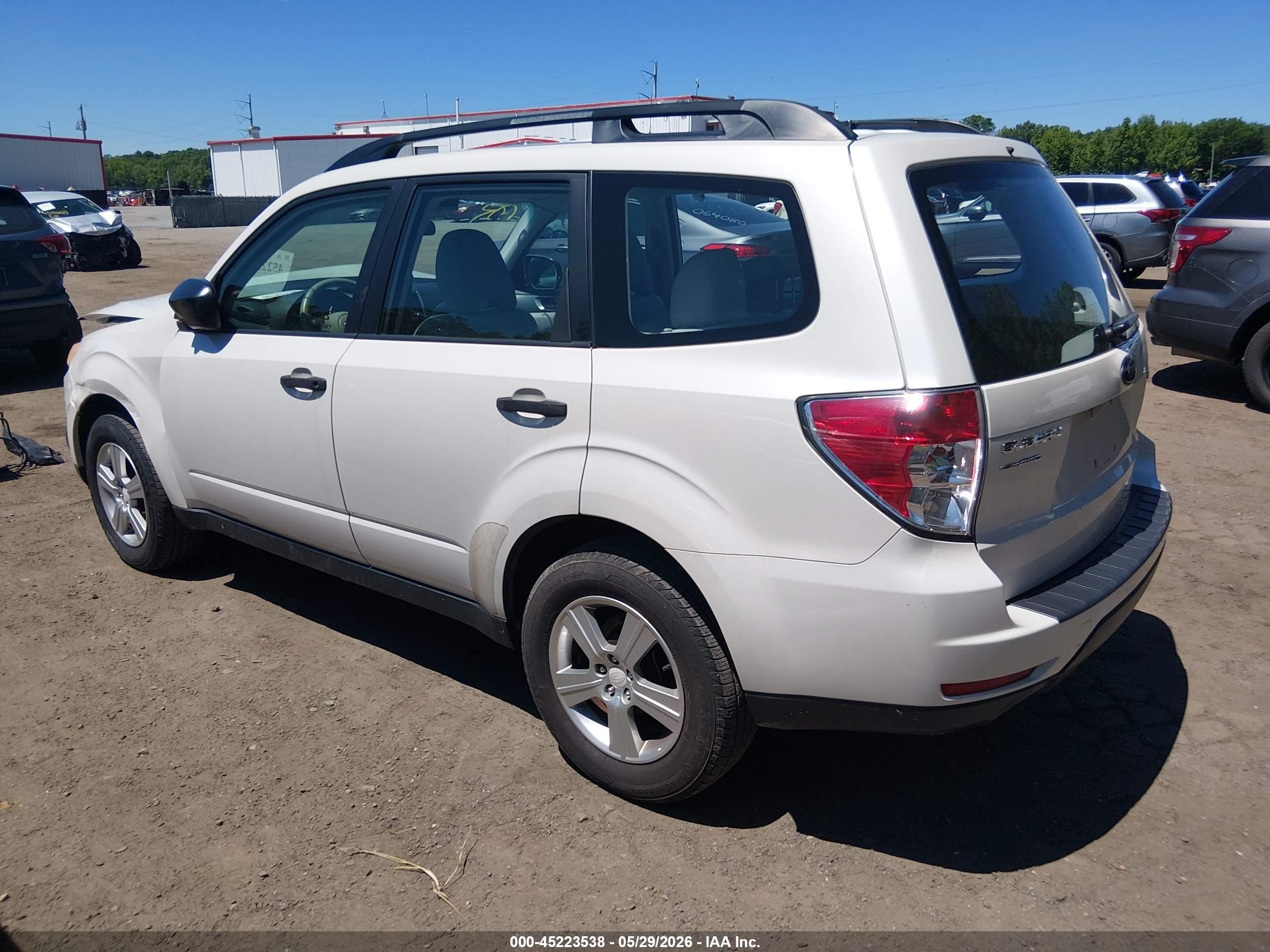 2012 Subaru Forester 2.5x Белый vin: JF2SHBBCXCH442778