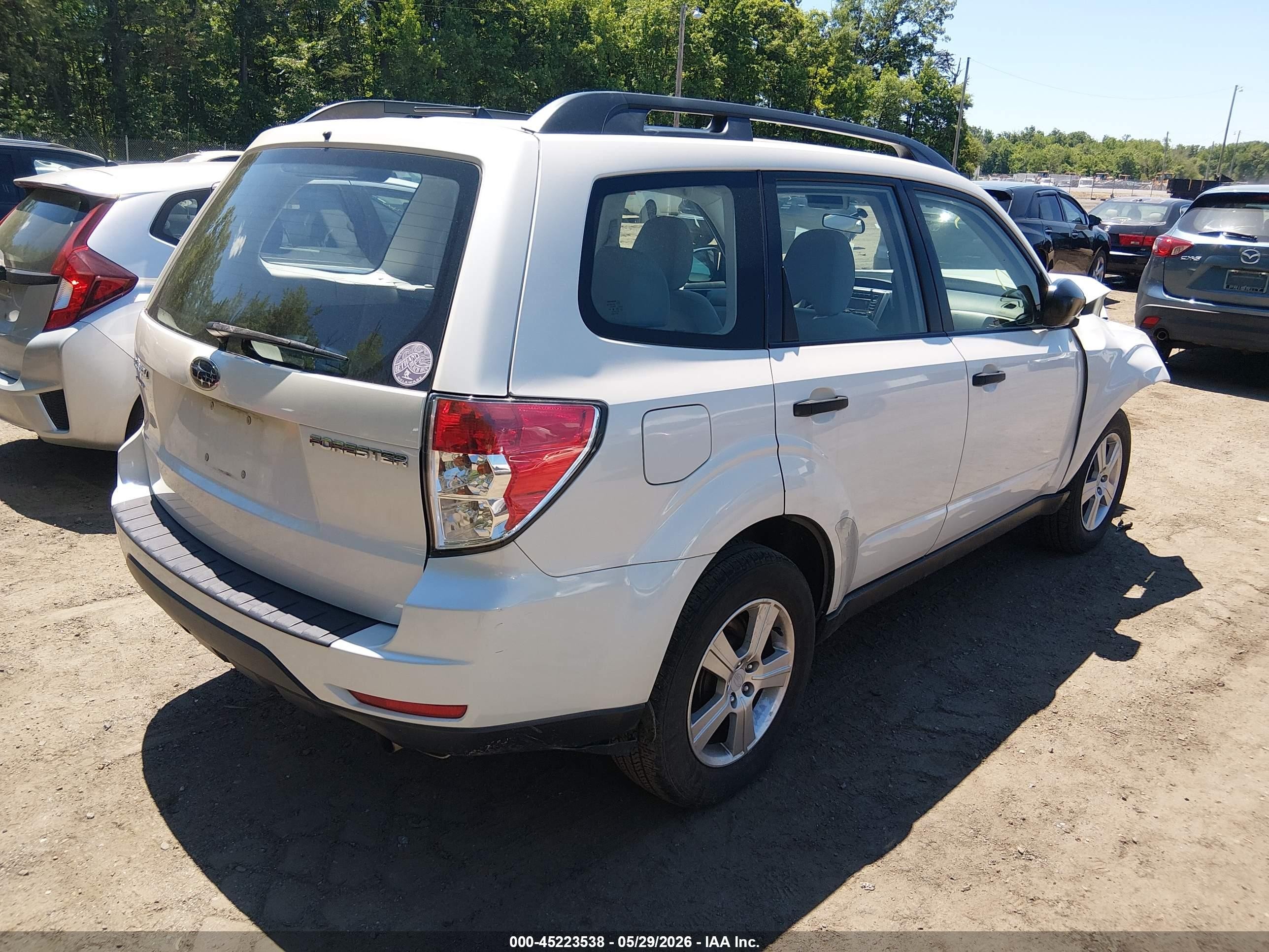 2012 Subaru Forester 2.5x Белый vin: JF2SHBBCXCH442778