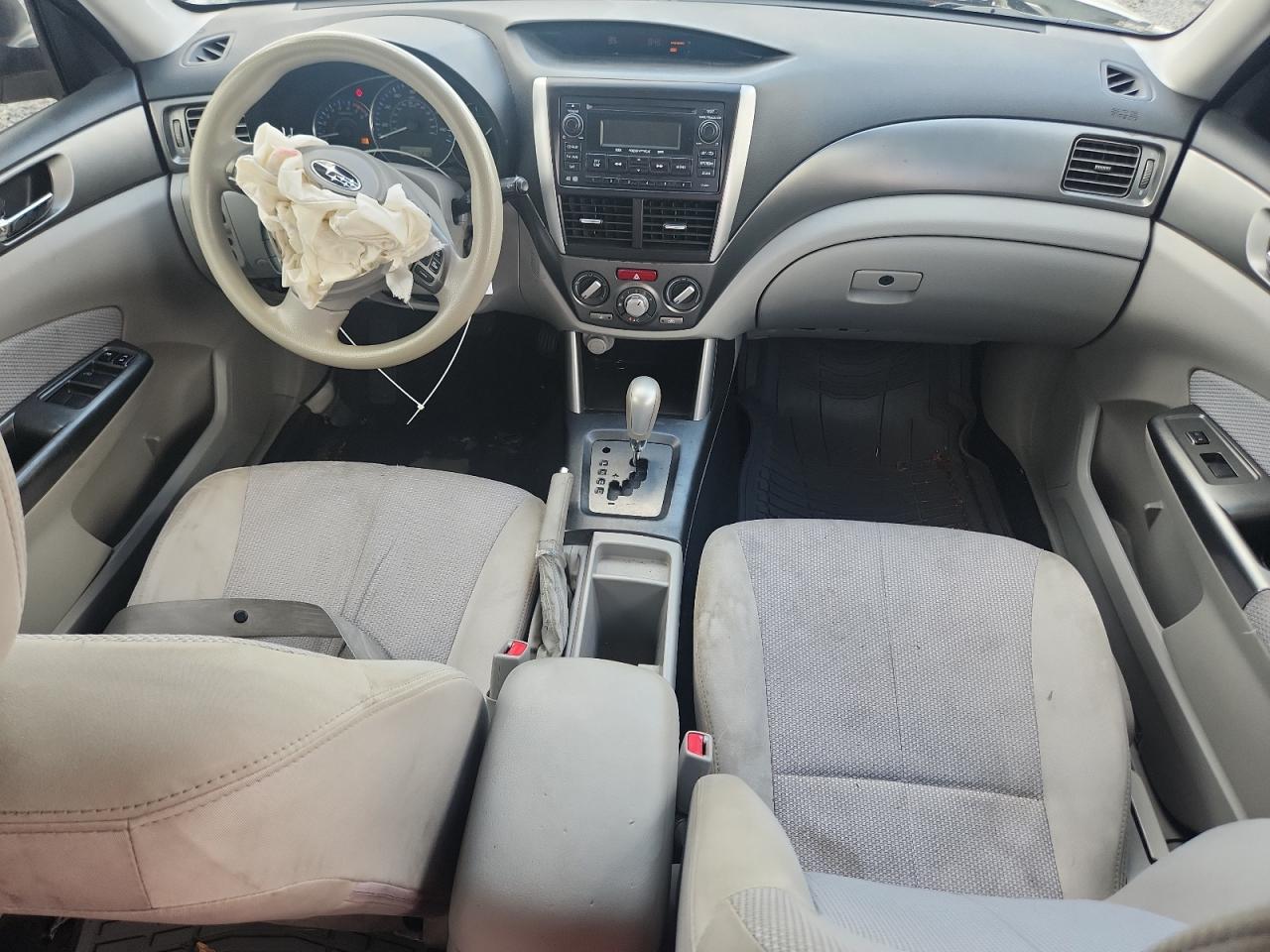 2012 Subaru Forester 2.5x Premium Белый vin: JF2SHBCC0CH457675