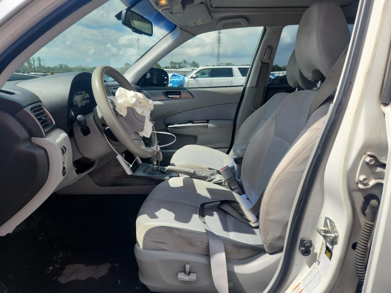 2012 Subaru Forester 2.5x Premium Белый vin: JF2SHBCC0CH457675