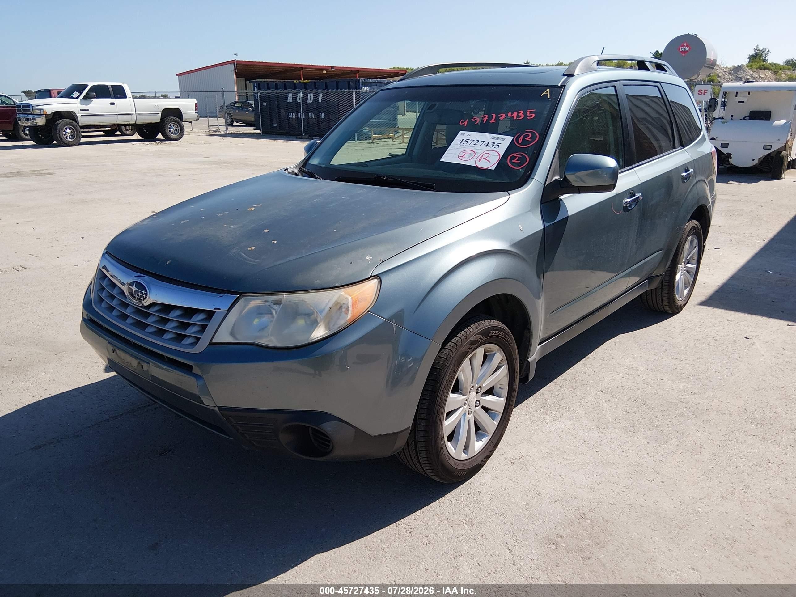 2011 Subaru Forester 2.5x Premium Blue vin: JF2SHBCC1BH775593