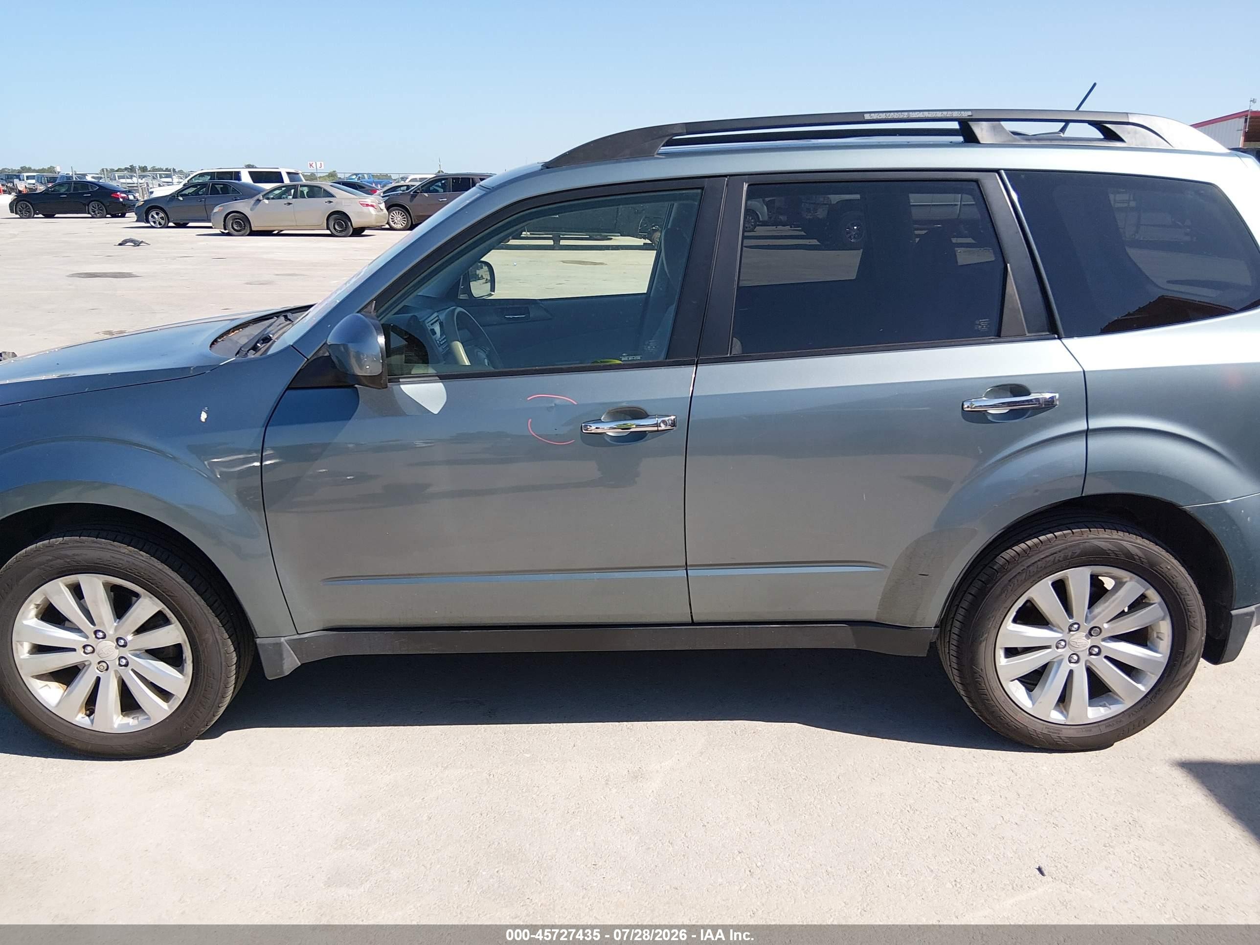 2011 Subaru Forester 2.5x Premium Blue vin: JF2SHBCC1BH775593