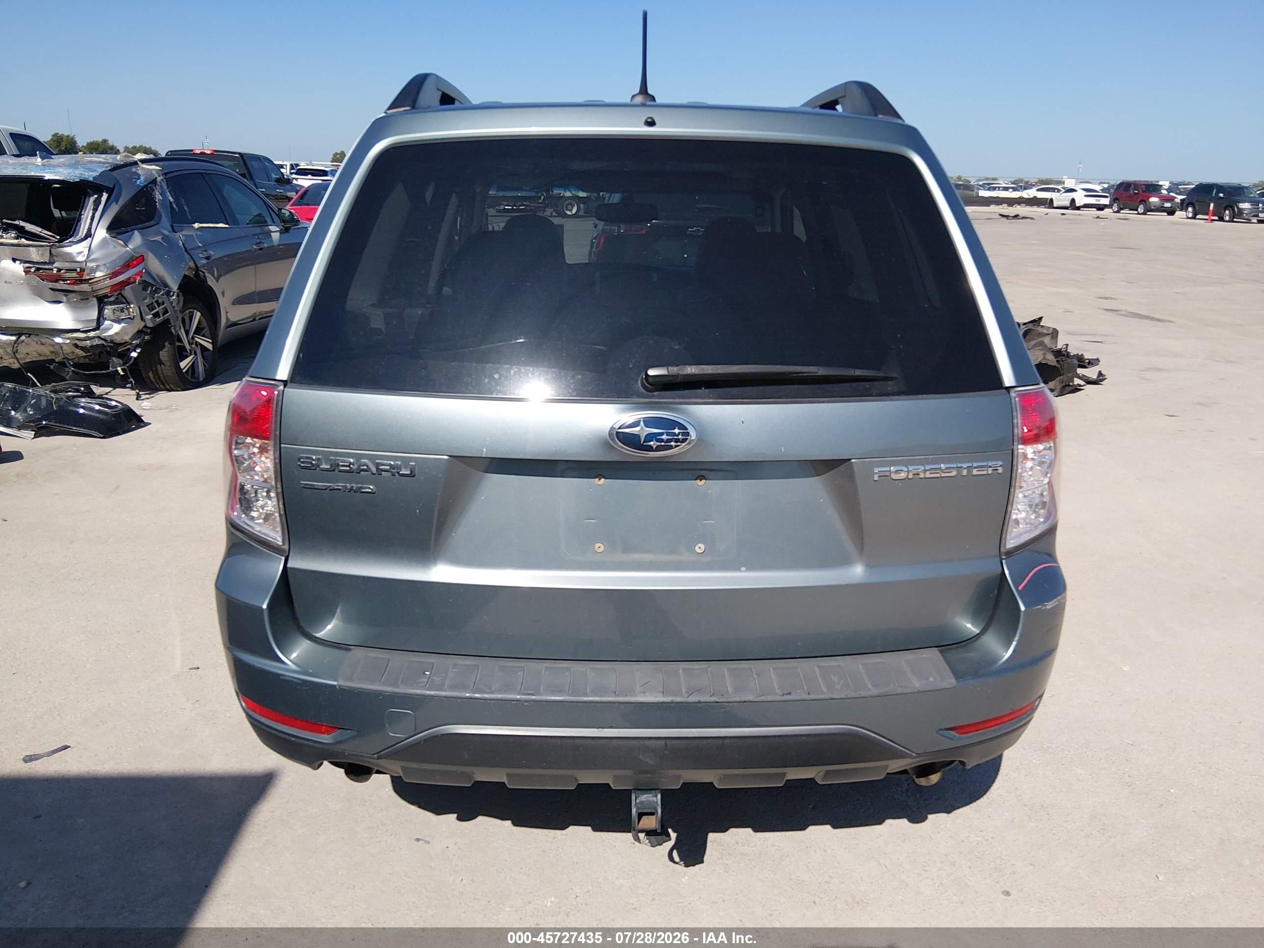 2011 Subaru Forester 2.5x Premium Blue vin: JF2SHBCC1BH775593