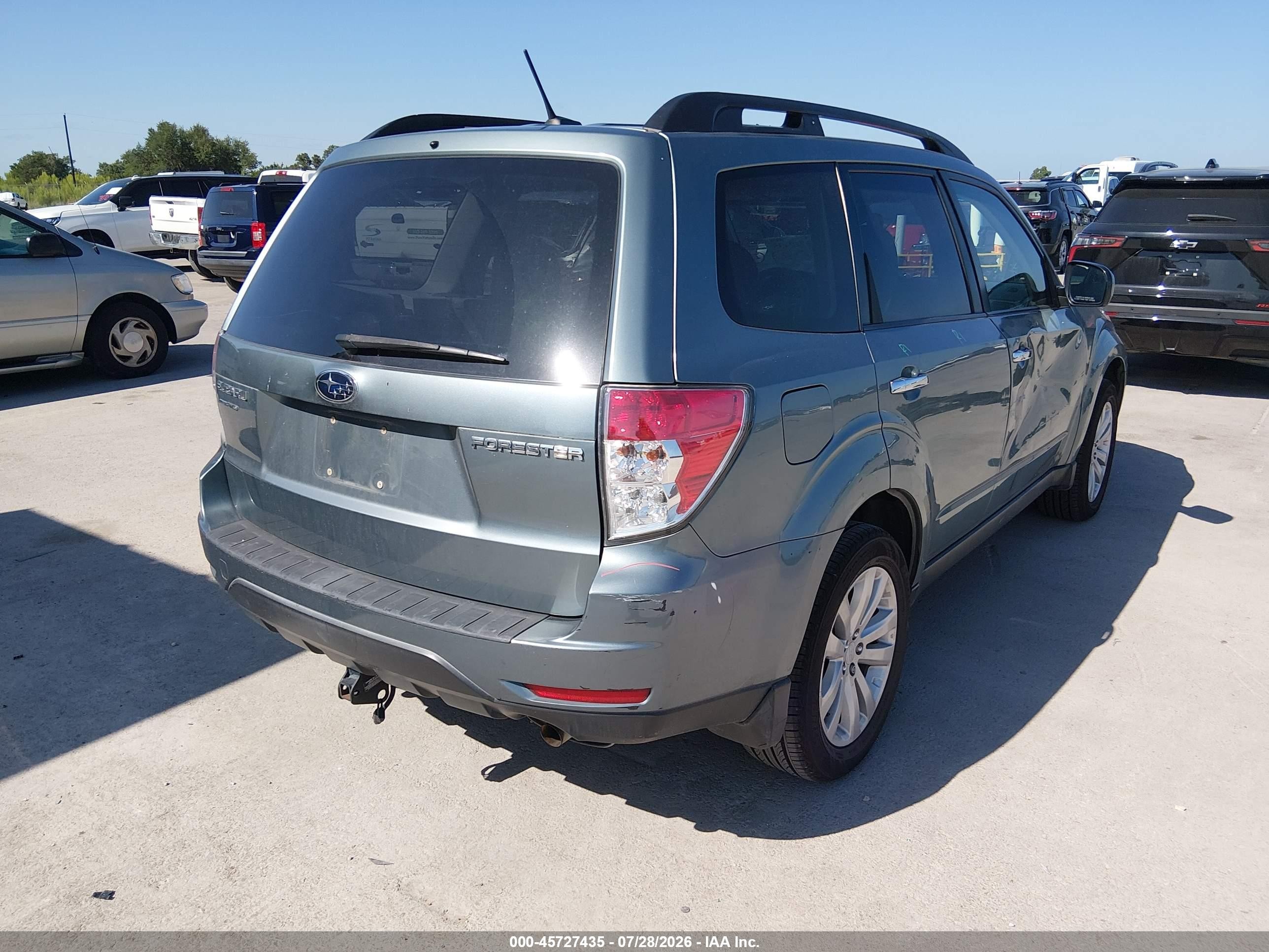 2011 Subaru Forester 2.5x Premium Blue vin: JF2SHBCC1BH775593