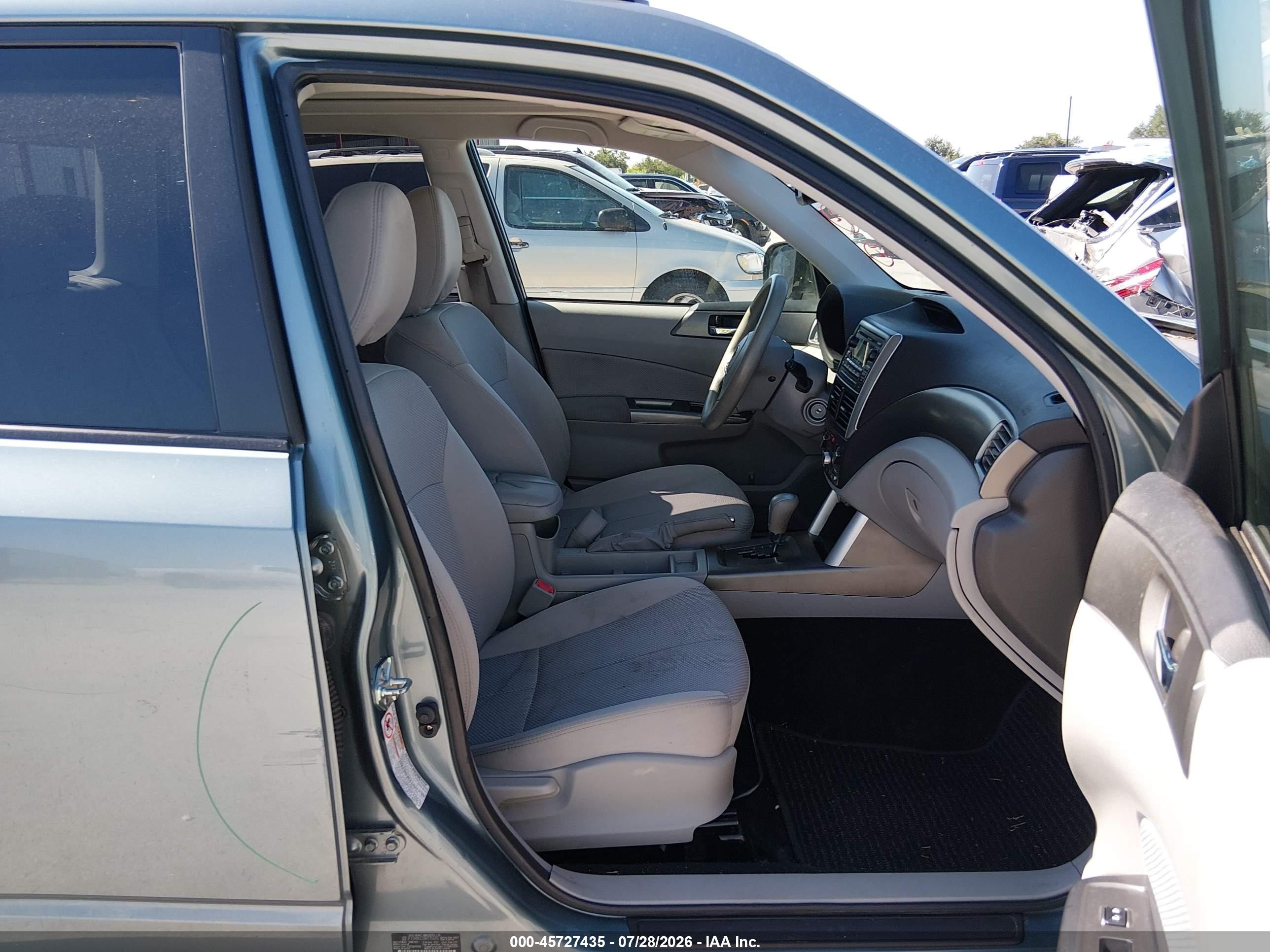 2011 Subaru Forester 2.5x Premium Blue vin: JF2SHBCC1BH775593