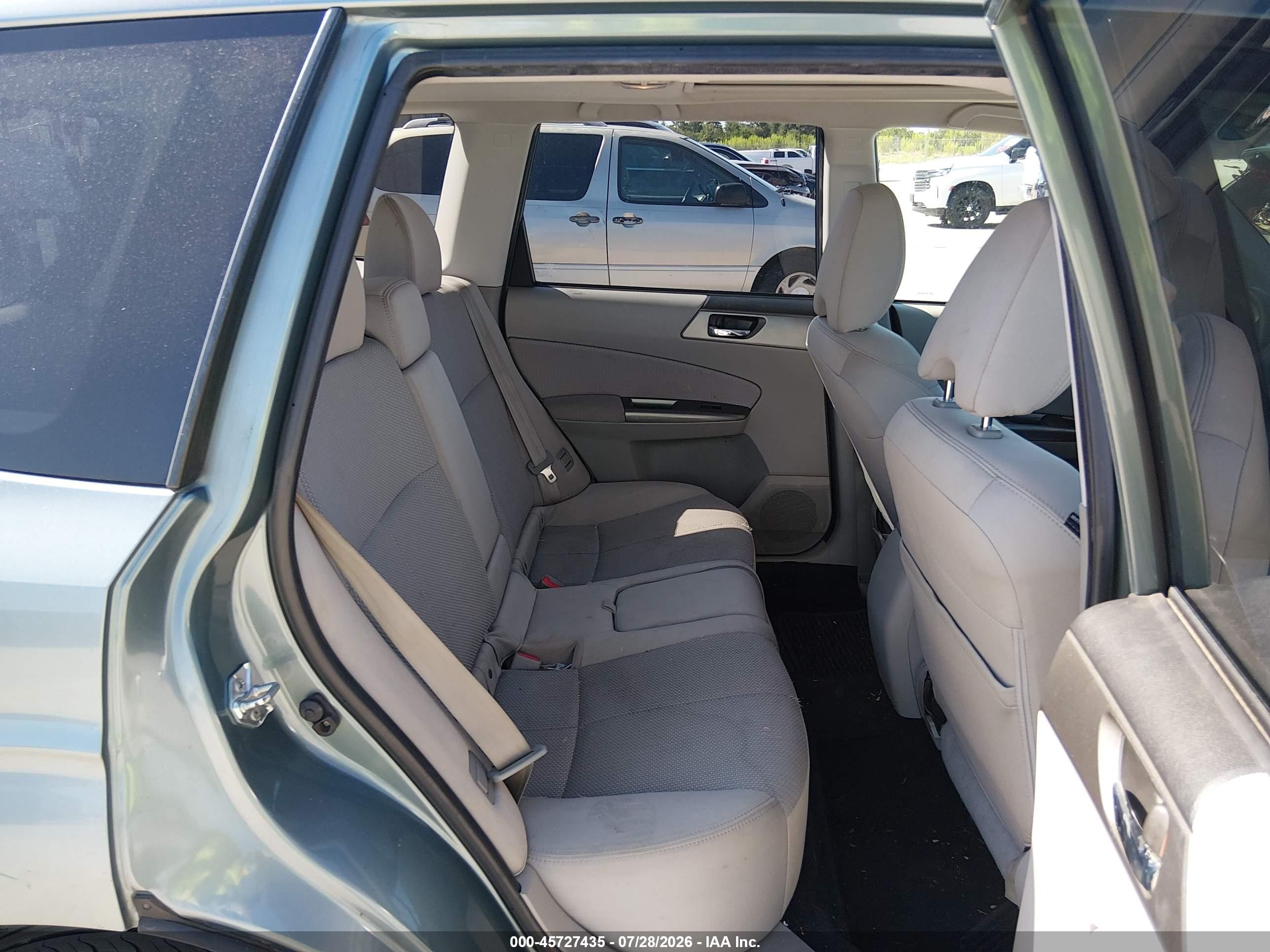 2011 Subaru Forester 2.5x Premium Blue vin: JF2SHBCC1BH775593