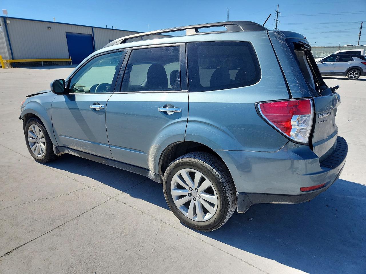2011 Subaru Forester 2.5x Premium Gray vin: JF2SHBCC5BH732701