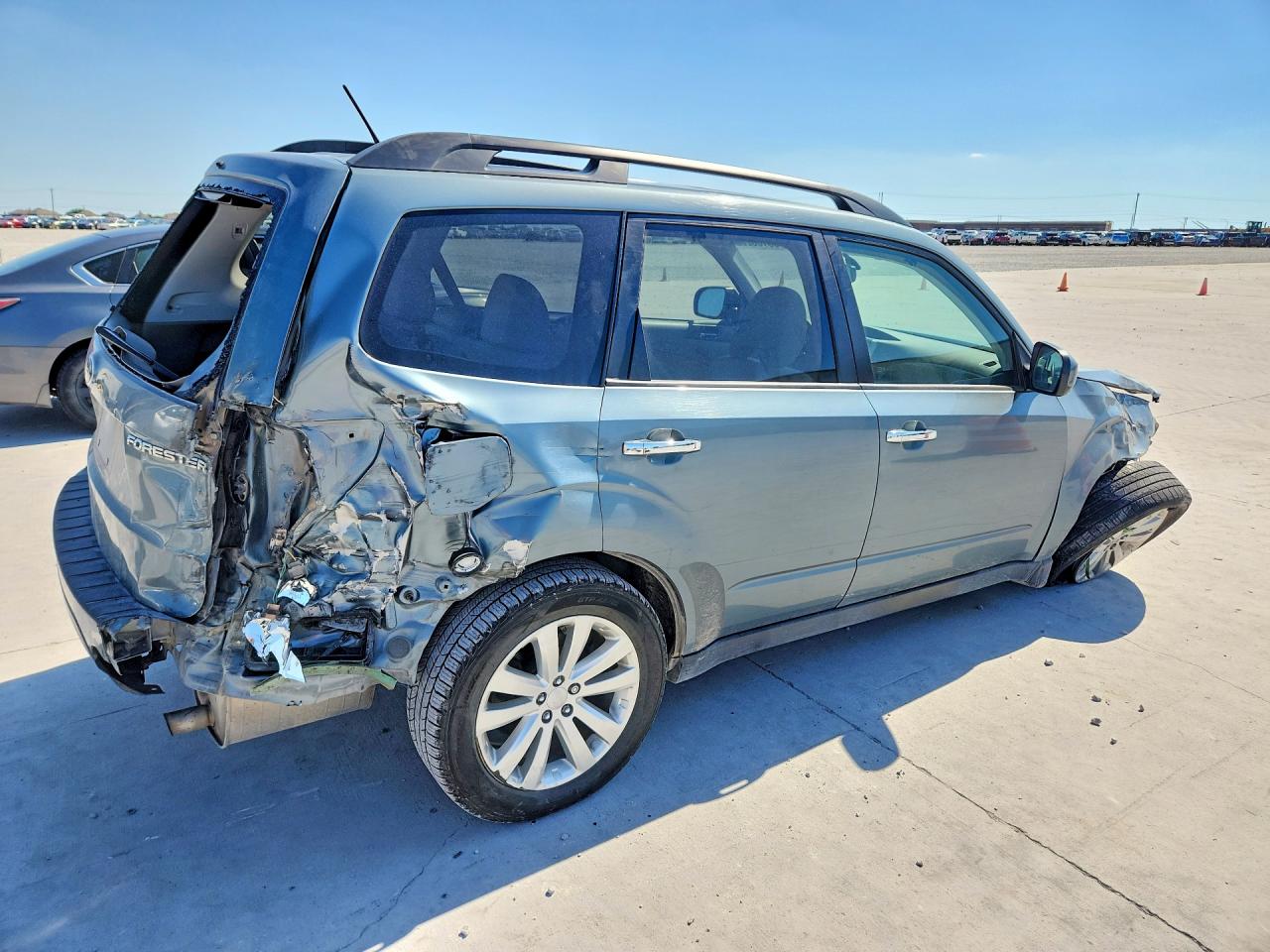 2011 Subaru Forester 2.5x Premium Gray vin: JF2SHBCC5BH732701