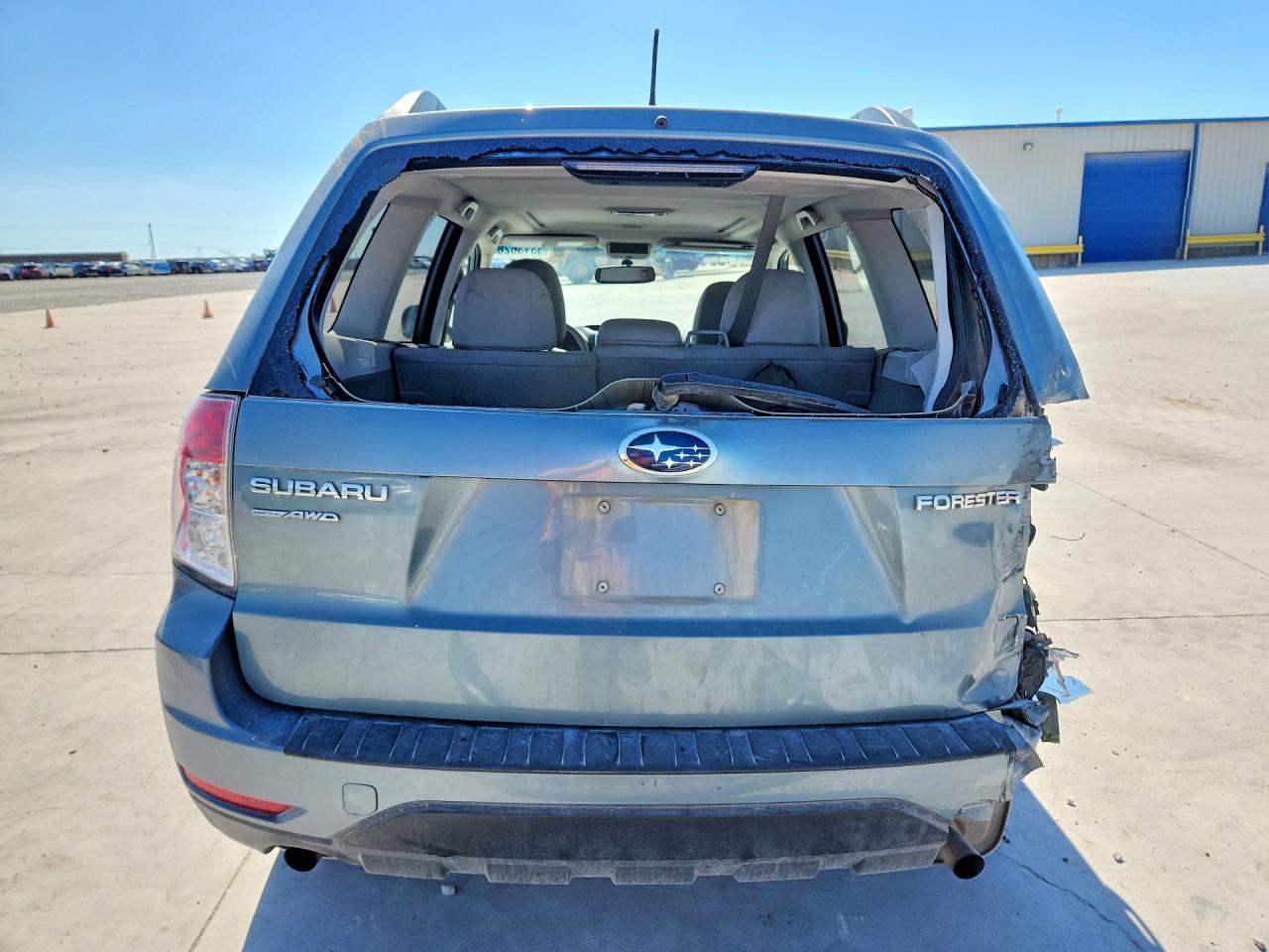 2011 Subaru Forester 2.5x Premium Gray vin: JF2SHBCC5BH732701
