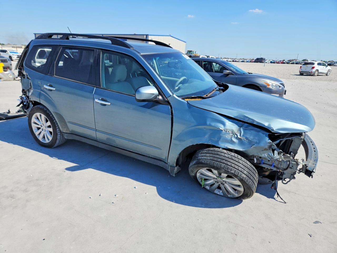 2011 Subaru Forester 2.5x Premium Gray vin: JF2SHBCC5BH732701