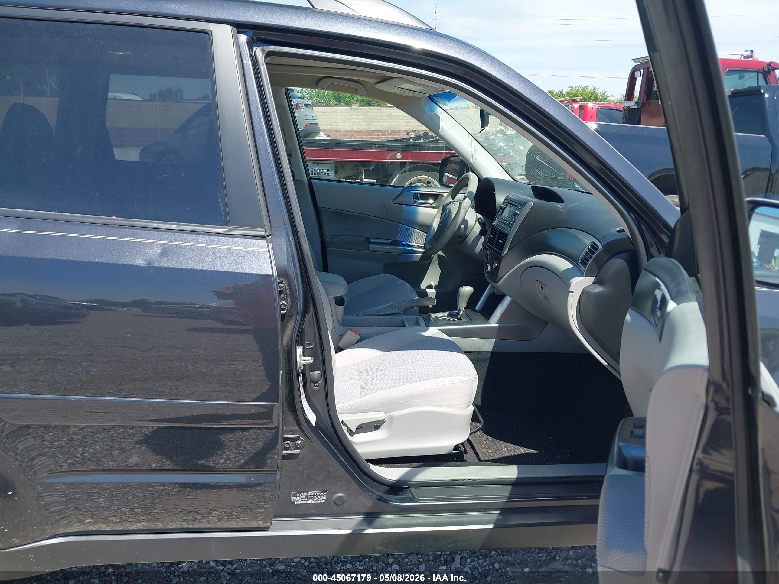 2011 Subaru Forester 2.5x Premium Black vin: JF2SHBCC5BH746372