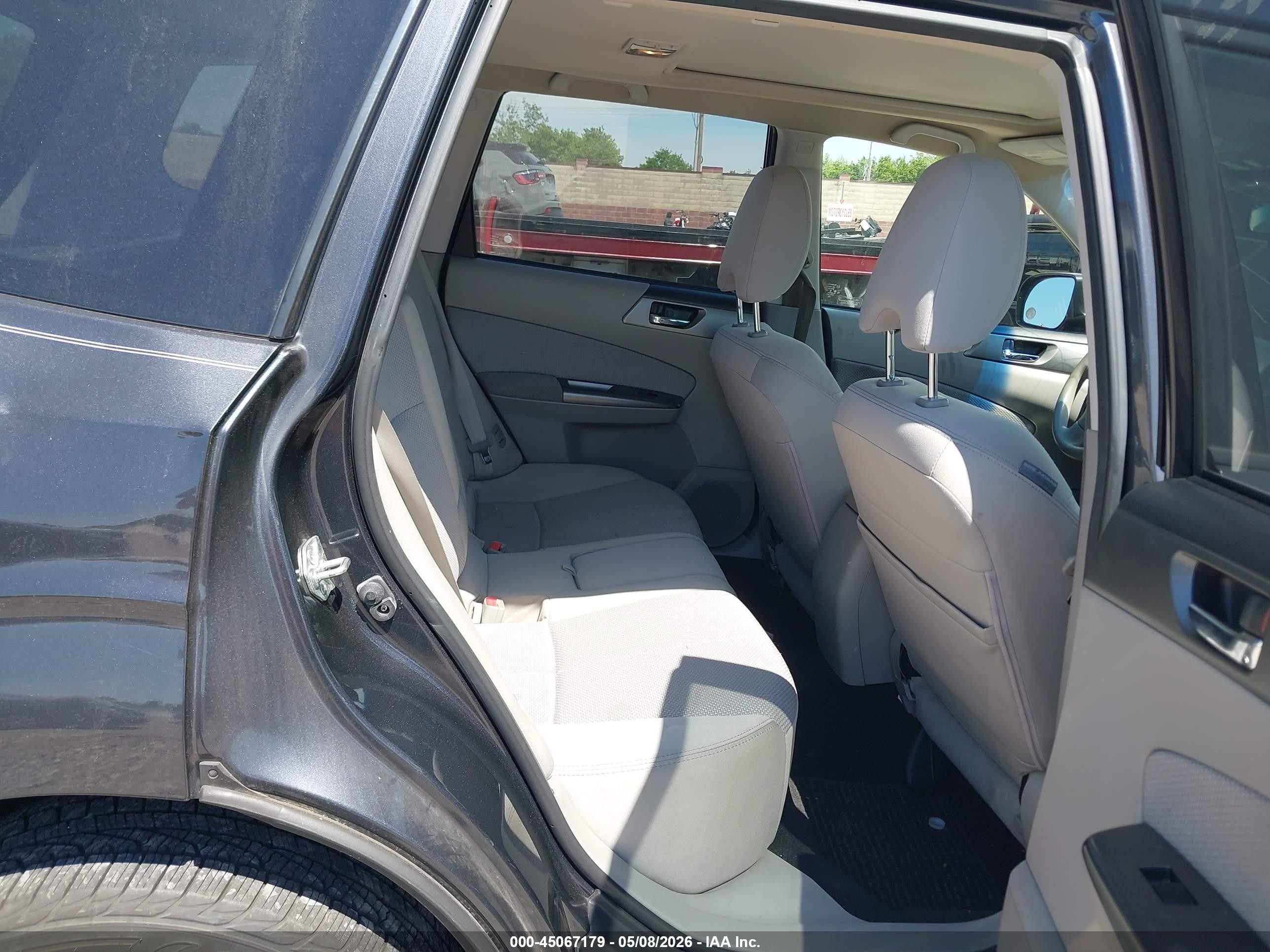 2011 Subaru Forester 2.5x Premium Black vin: JF2SHBCC5BH746372