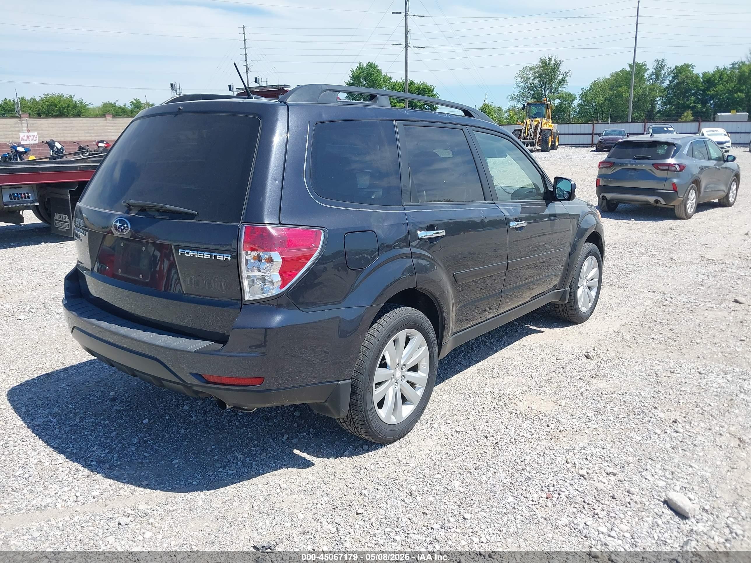 2011 Subaru Forester 2.5x Premium Black vin: JF2SHBCC5BH746372