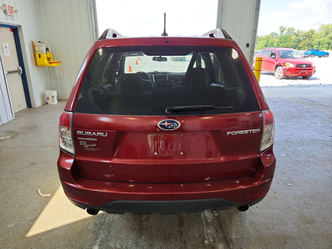 2011 Subaru Forester 2.5x Premium Red vin: JF2SHBCC5BH769649