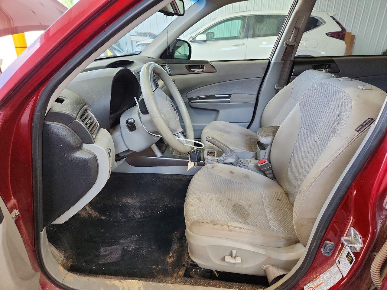 2011 Subaru Forester 2.5x Premium Red vin: JF2SHBCC5BH769649