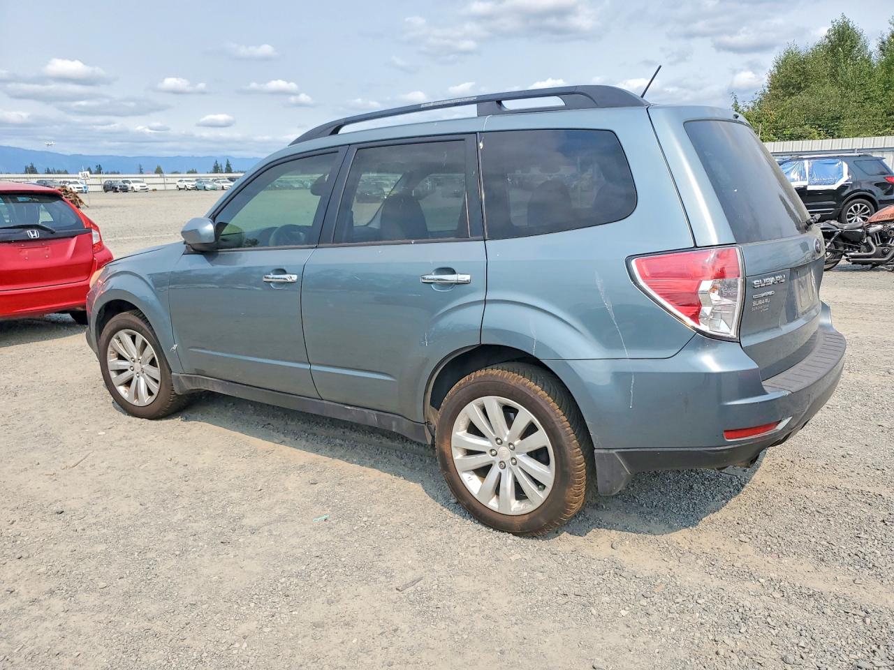 2011 Subaru Forester 2.5x Premium Teal vin: JF2SHBCC5BH780697