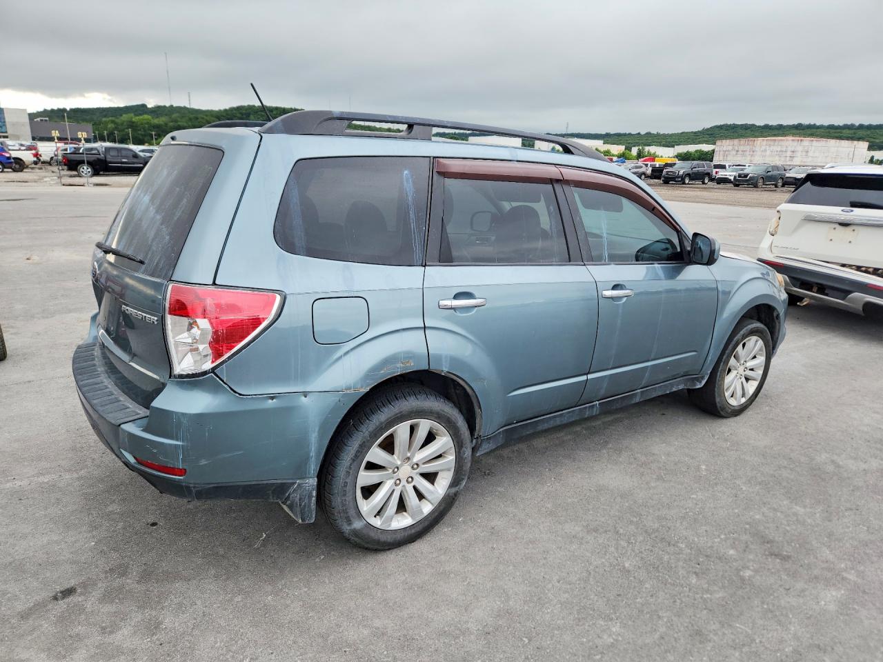 2011 Subaru Forester 2.5x Premium Turquoise vin: JF2SHBCC7BH734238