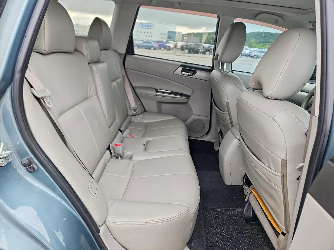 2011 Subaru Forester 2.5x Premium Turquoise vin: JF2SHBCC7BH734238