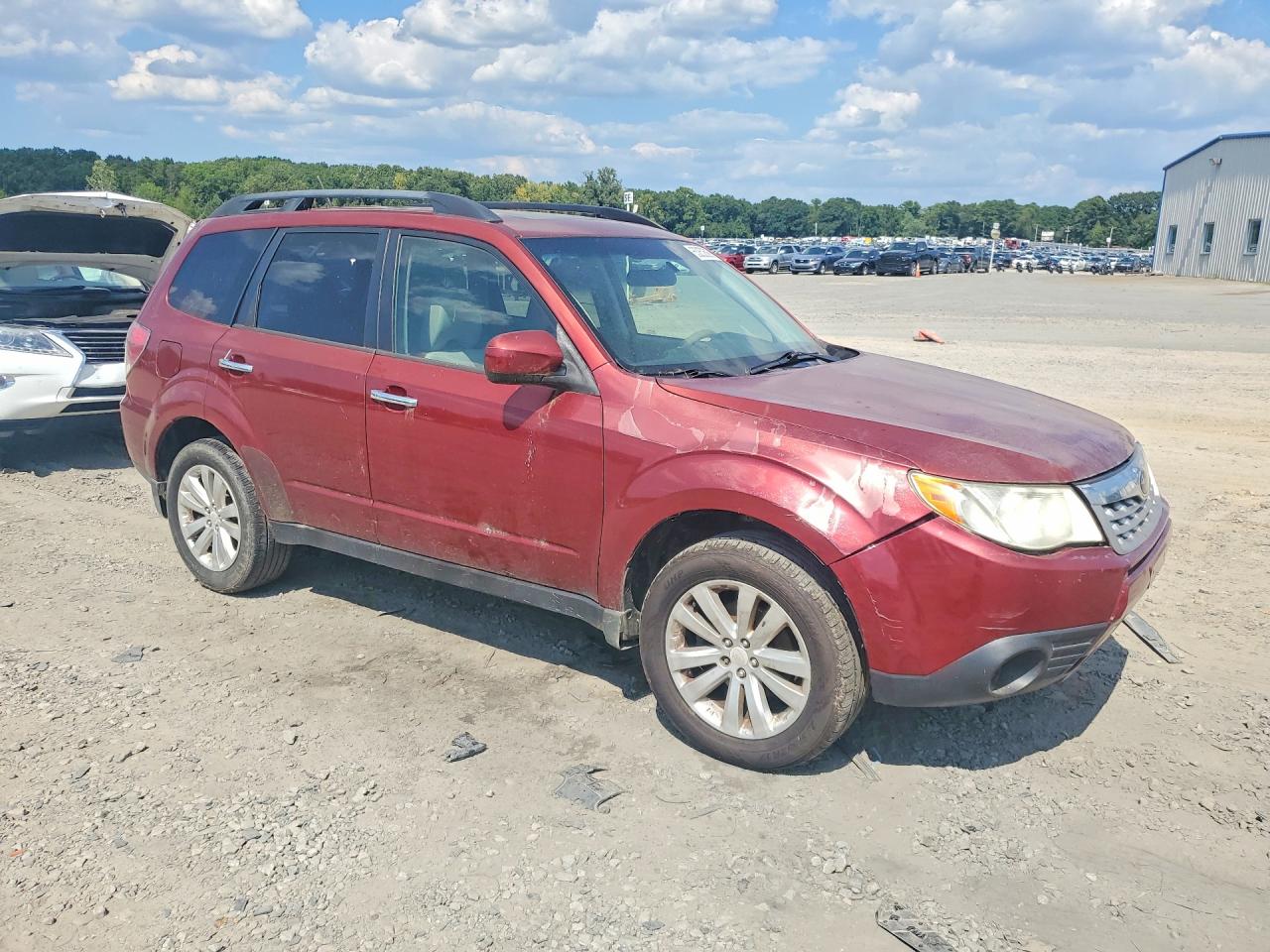 2011 Subaru Forester 2.5x Premium Red vin: JF2SHBCC9BH761375
