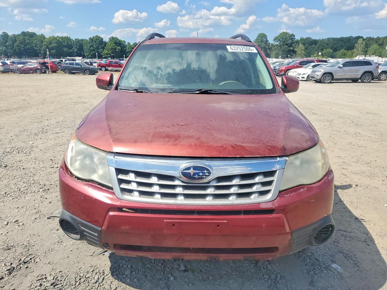 2011 Subaru Forester 2.5x Premium Red vin: JF2SHBCC9BH761375