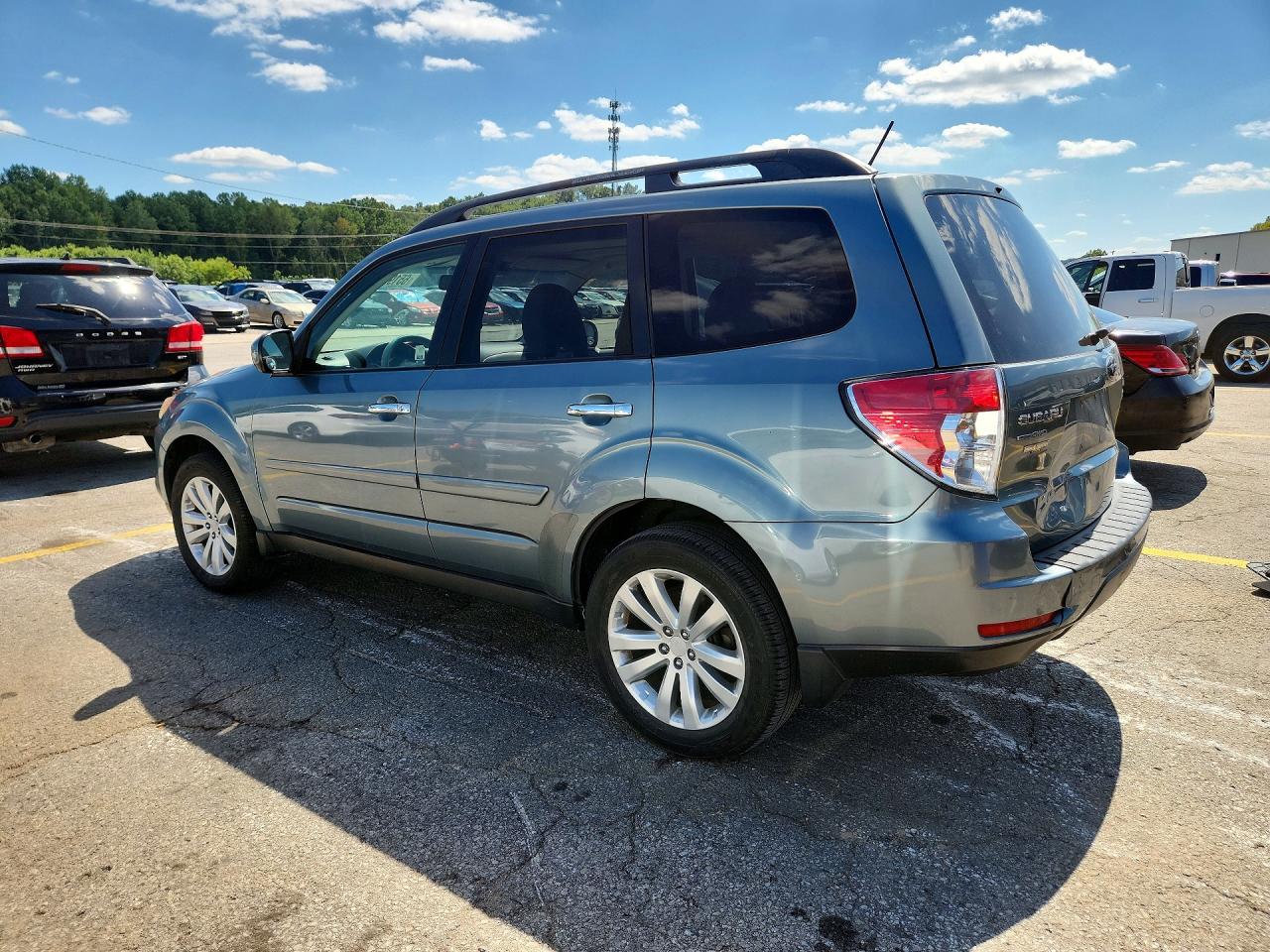 2012 Subaru Forester 2.5x Premium Blue vin: JF2SHBCCXCH455335