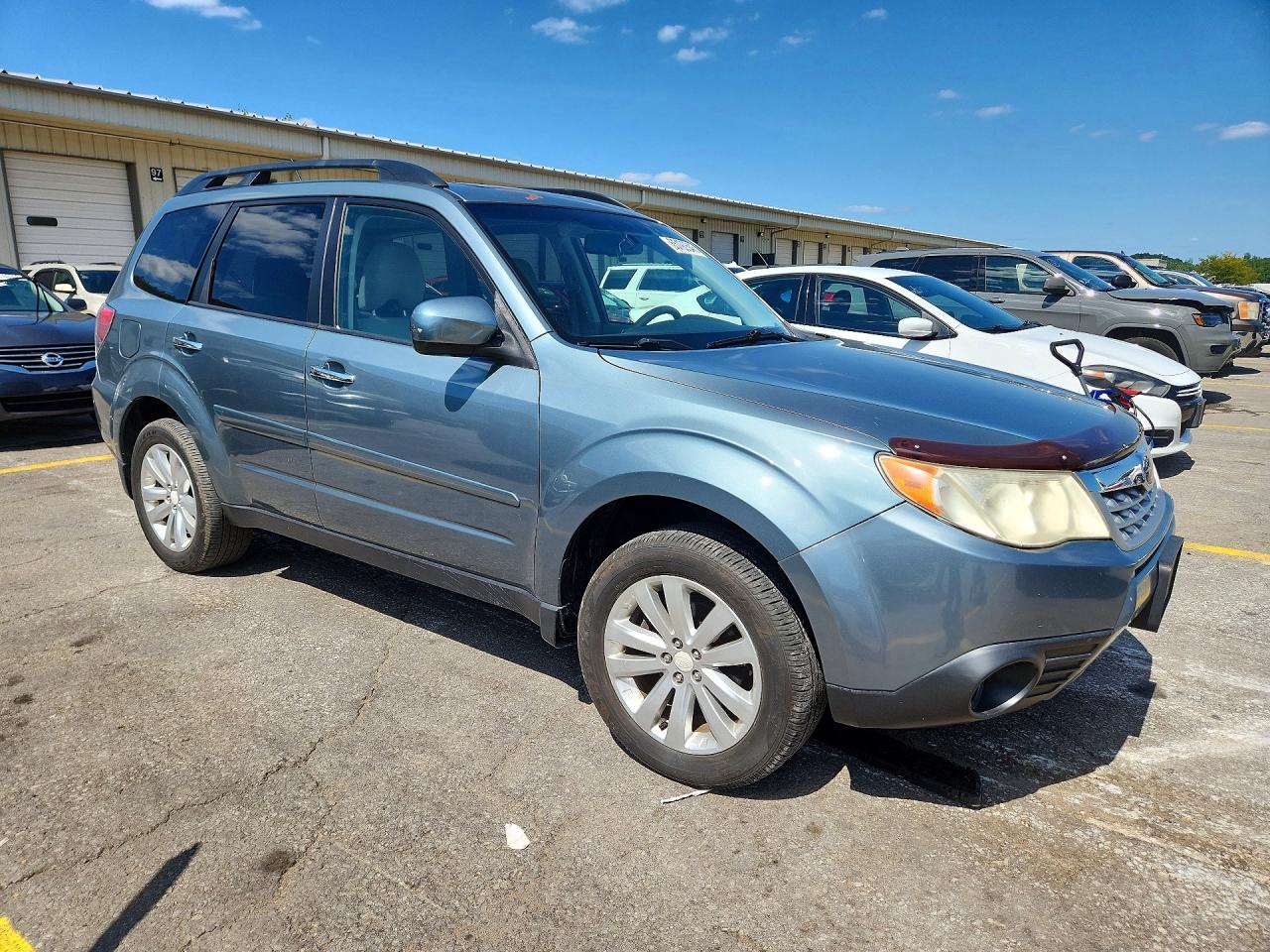 2012 Subaru Forester 2.5x Premium Blue vin: JF2SHBCCXCH455335