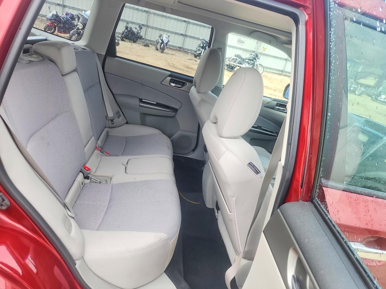 2011 Subaru Forester 2.5x Premium Burgundy vin: JF2SHBDC0BH713875