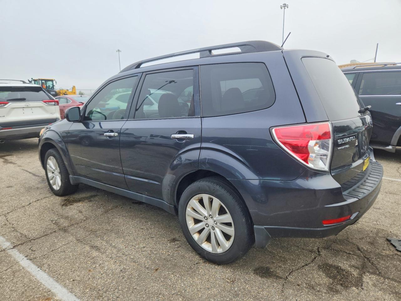 2012 Subaru Forester 2.5x Premium Gray vin: JF2SHBDC0CH417076