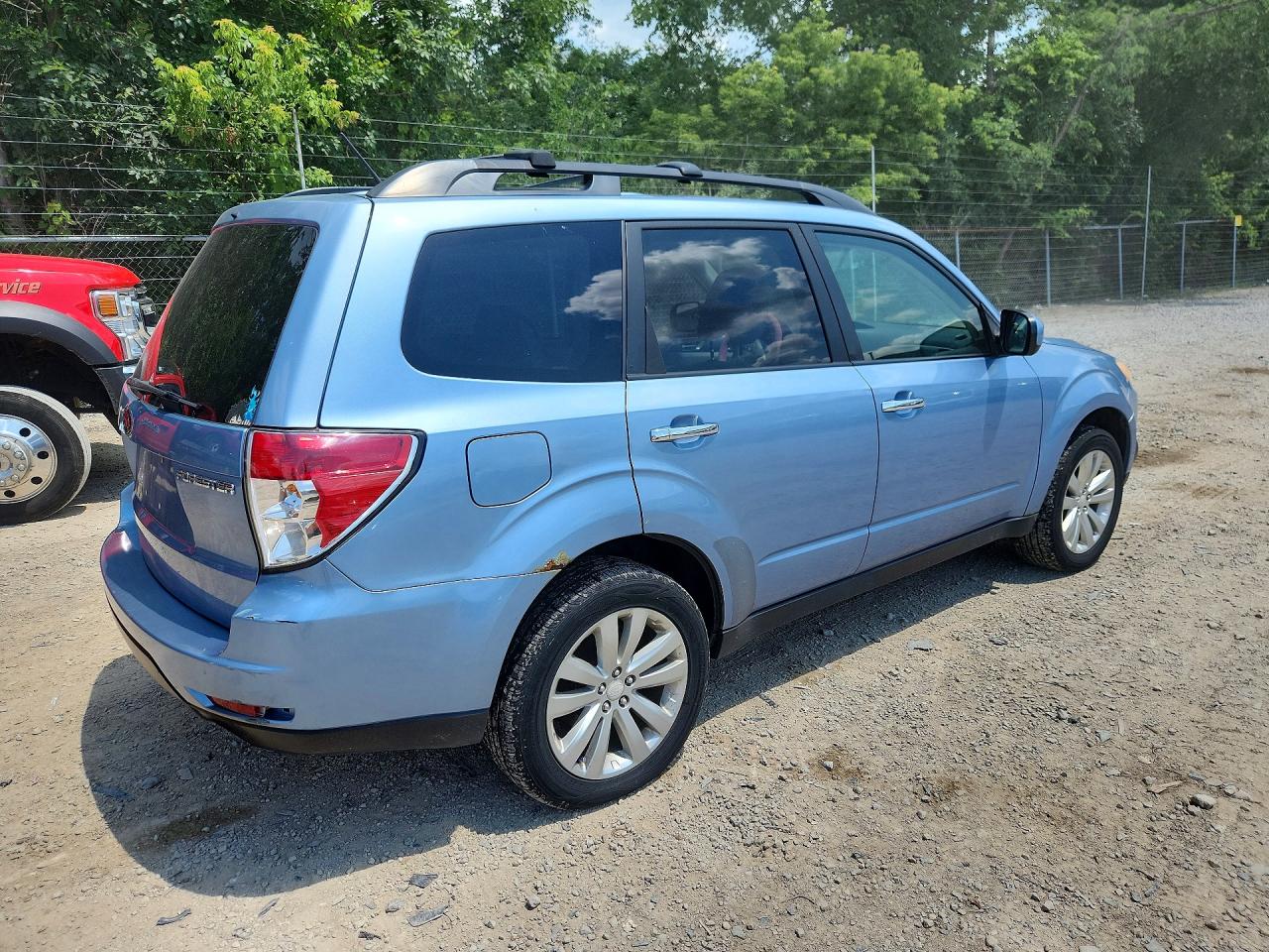 2011 Subaru Forester 2.5x Premium Blue vin: JF2SHBDC1BH715764