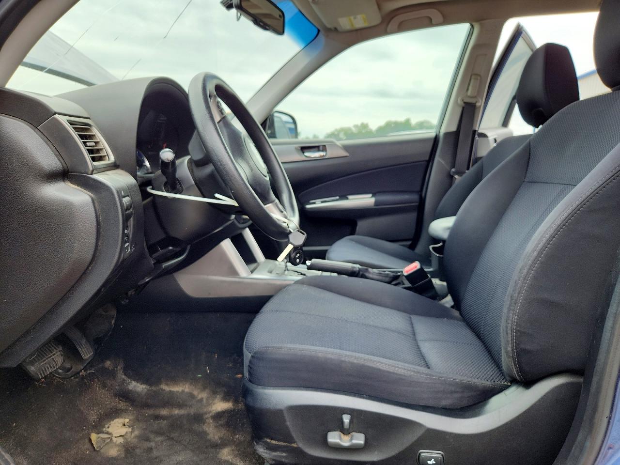 2011 Subaru Forester 2.5x Premium Blue vin: JF2SHBDC1BH725968
