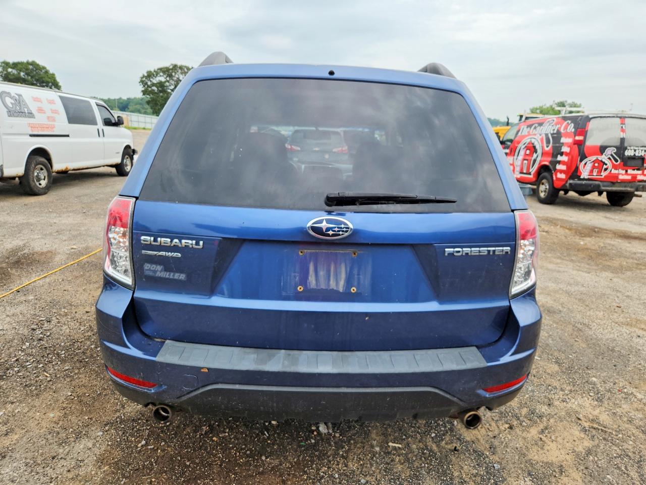 2011 Subaru Forester 2.5x Premium Blue vin: JF2SHBDC1BH725968
