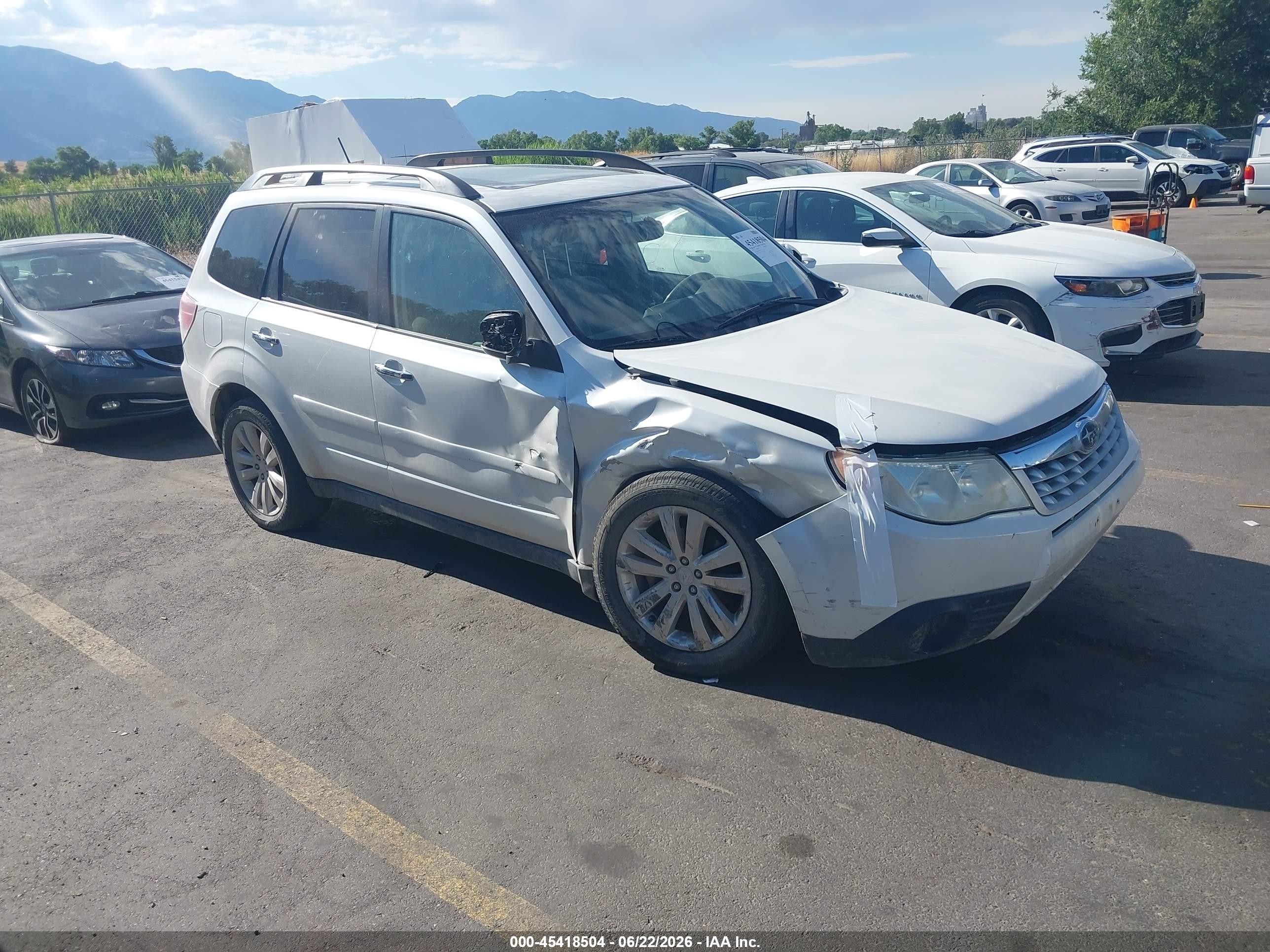 2011 Subaru Forester 2.5x Premium White vin: JF2SHBDC1BH746626