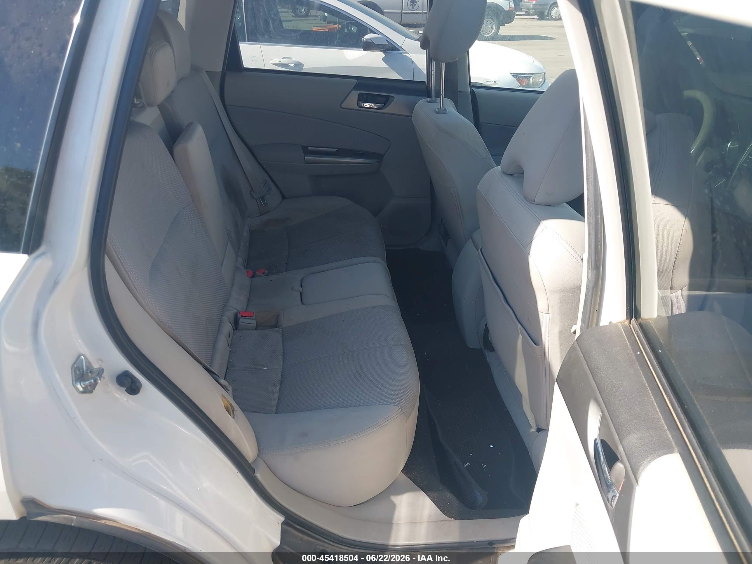 2011 Subaru Forester 2.5x Premium White vin: JF2SHBDC1BH746626