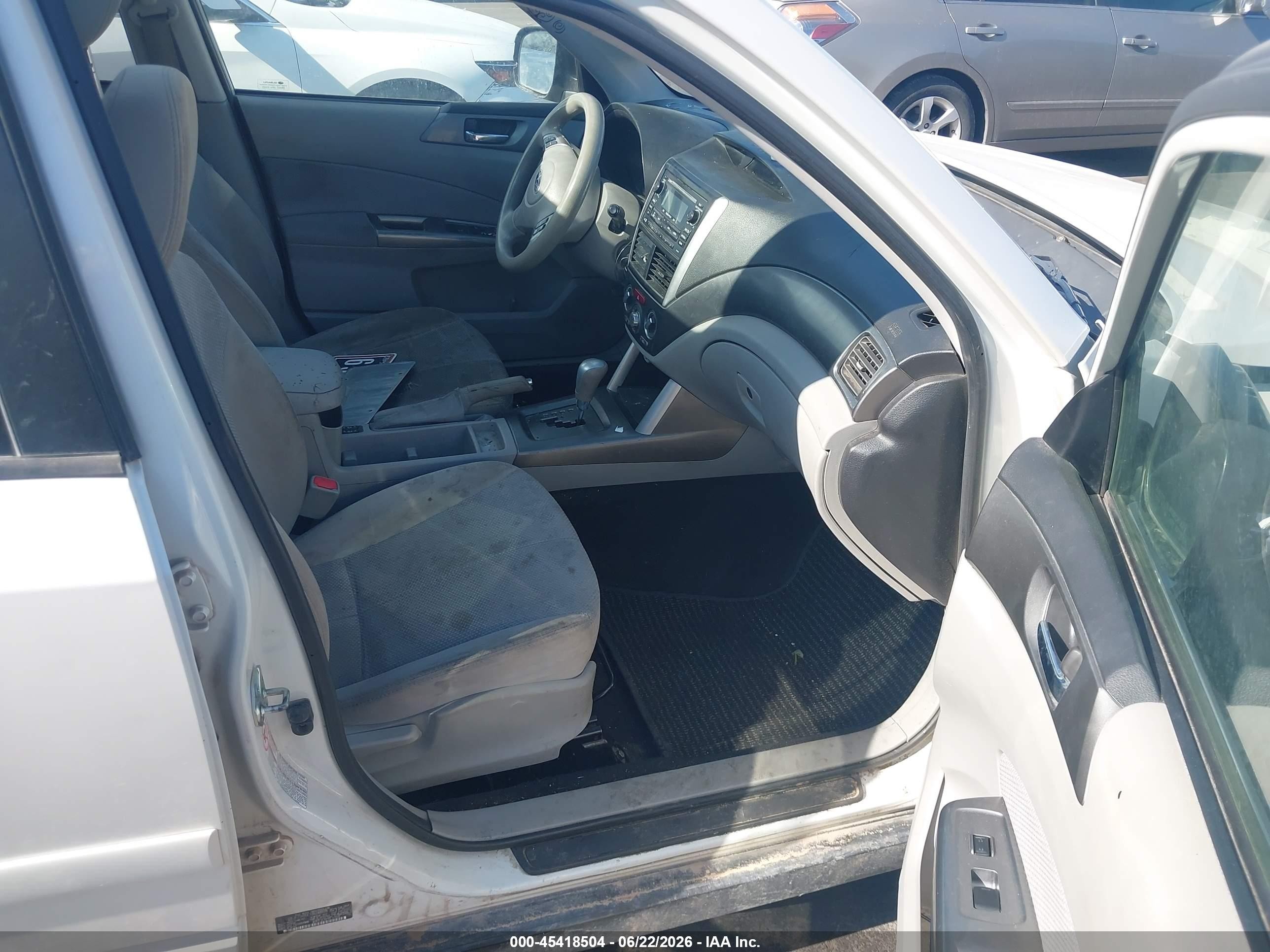 2011 Subaru Forester 2.5x Premium White vin: JF2SHBDC1BH746626