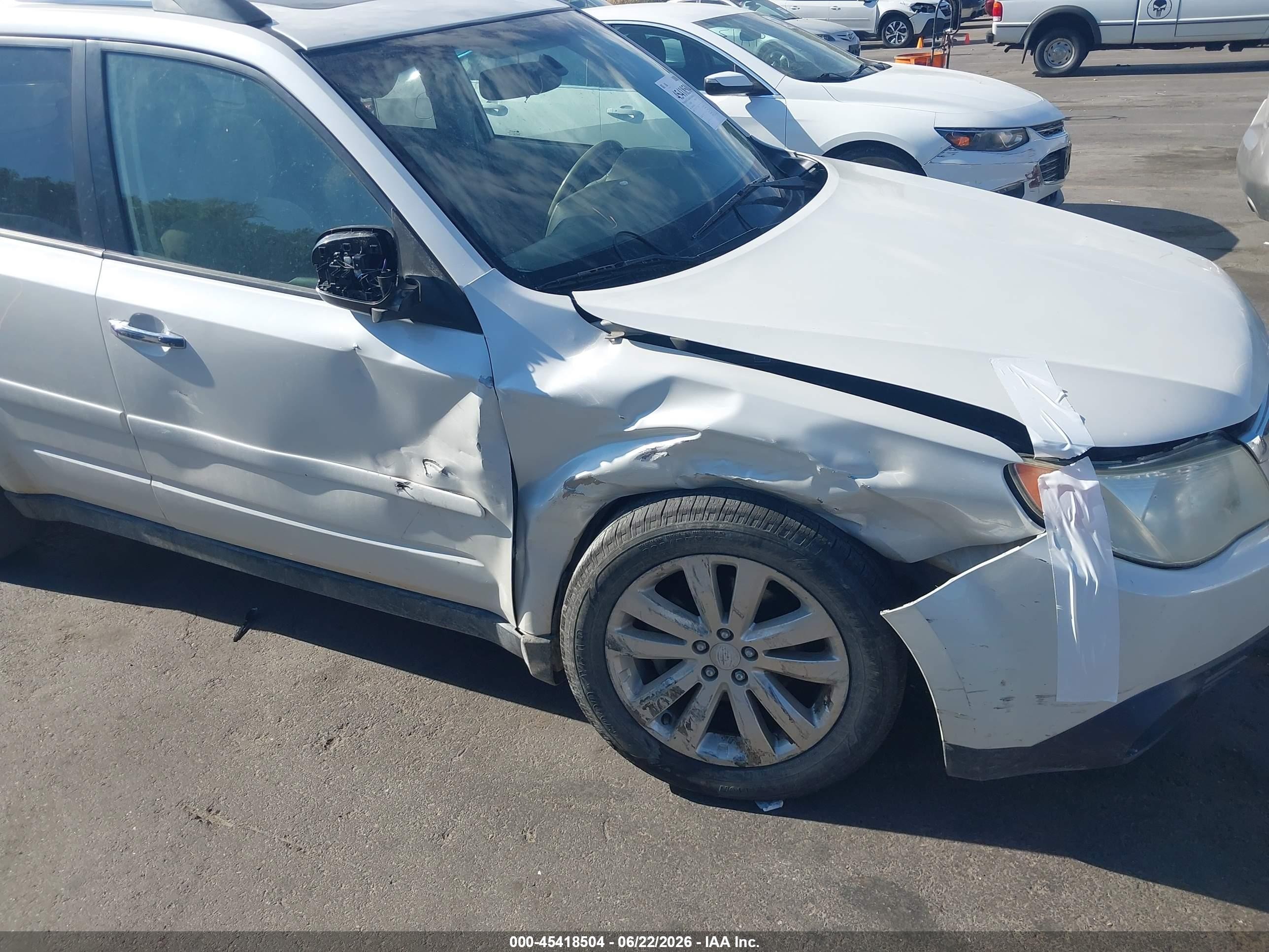 2011 Subaru Forester 2.5x Premium White vin: JF2SHBDC1BH746626