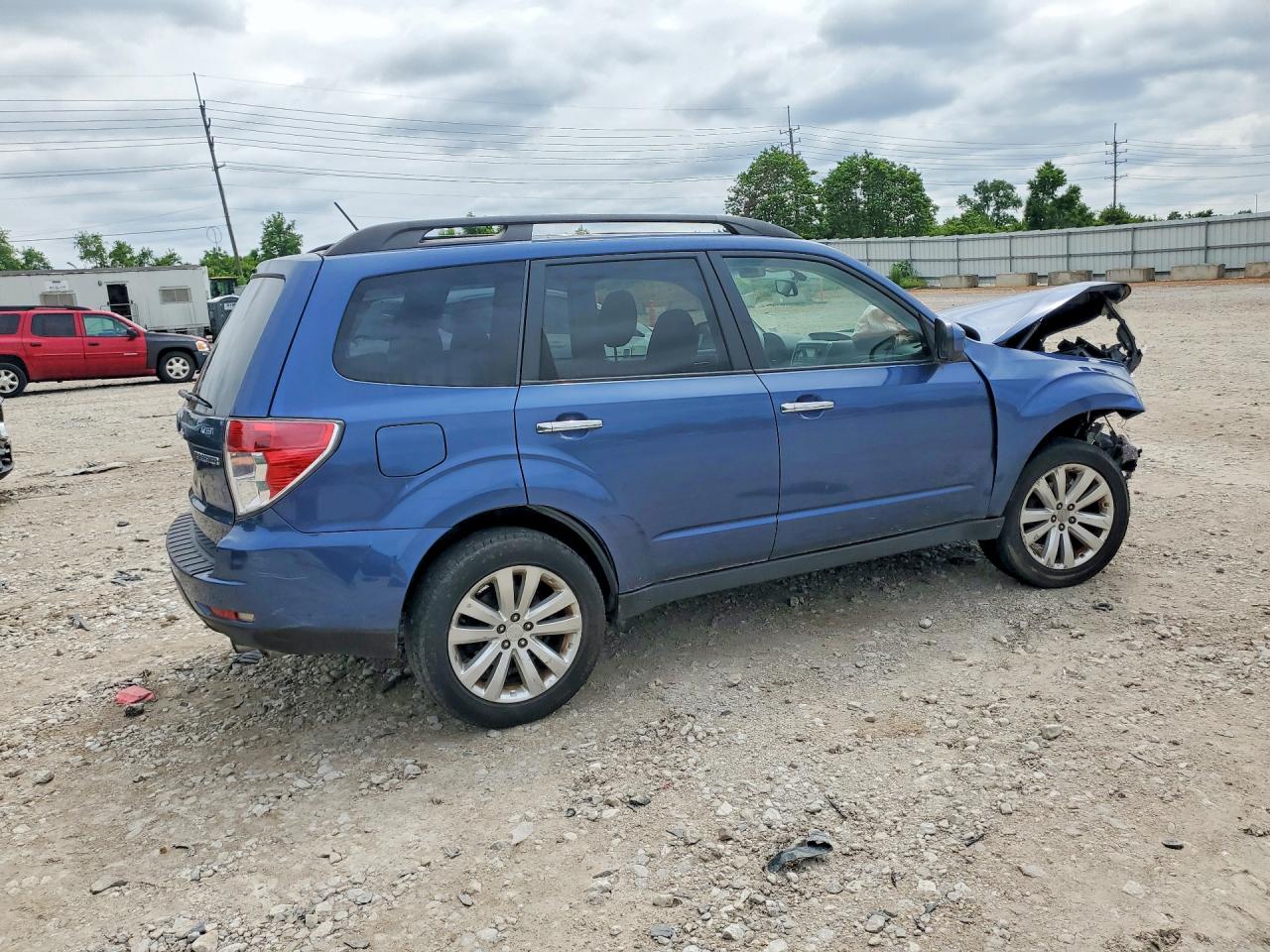 2011 Subaru Forester 2.5x Premium Blue vin: JF2SHBDC1BH777147