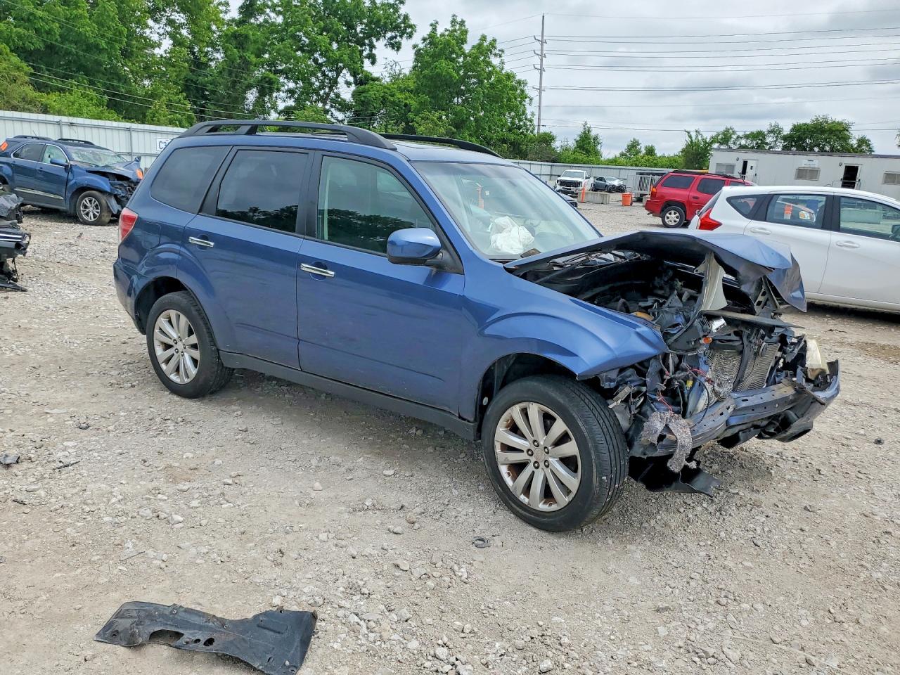 2011 Subaru Forester 2.5x Premium Blue vin: JF2SHBDC1BH777147