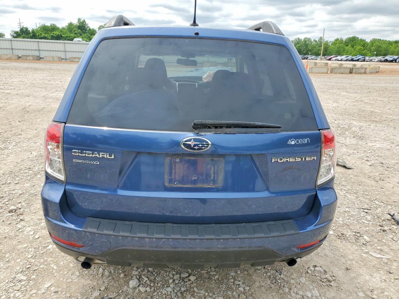 2011 Subaru Forester 2.5x Premium Blue vin: JF2SHBDC1BH777147