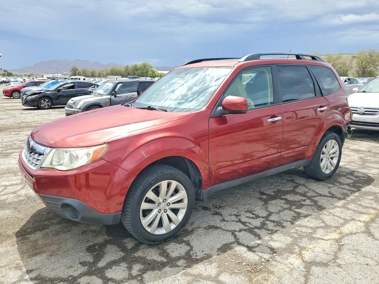 2012 Subaru Forester 2.5x Premium Burgundy vin: JF2SHBDC1CH441774