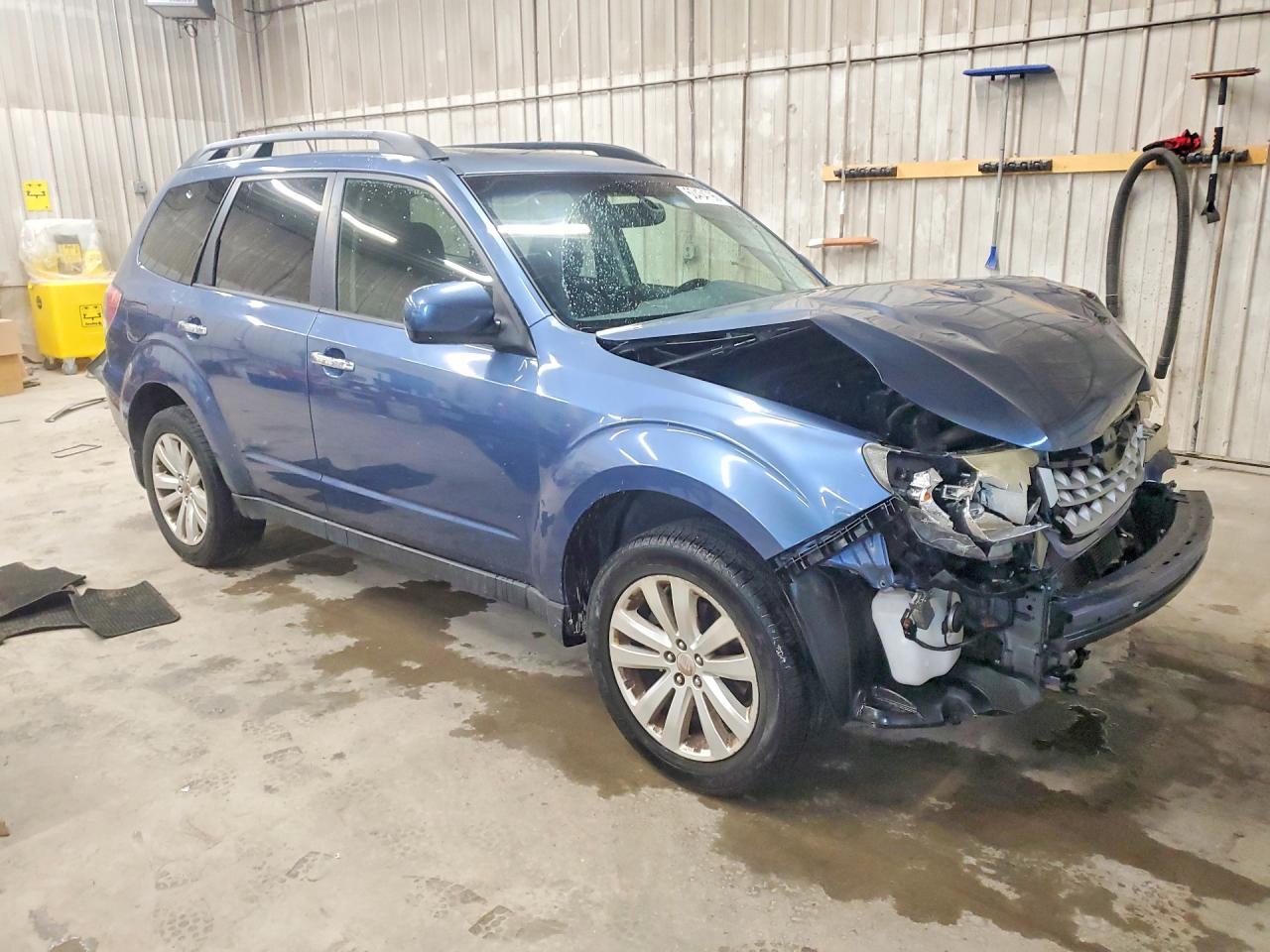 2012 Subaru Forester 2.5x Premium Blue vin: JF2SHBDC1CH458073