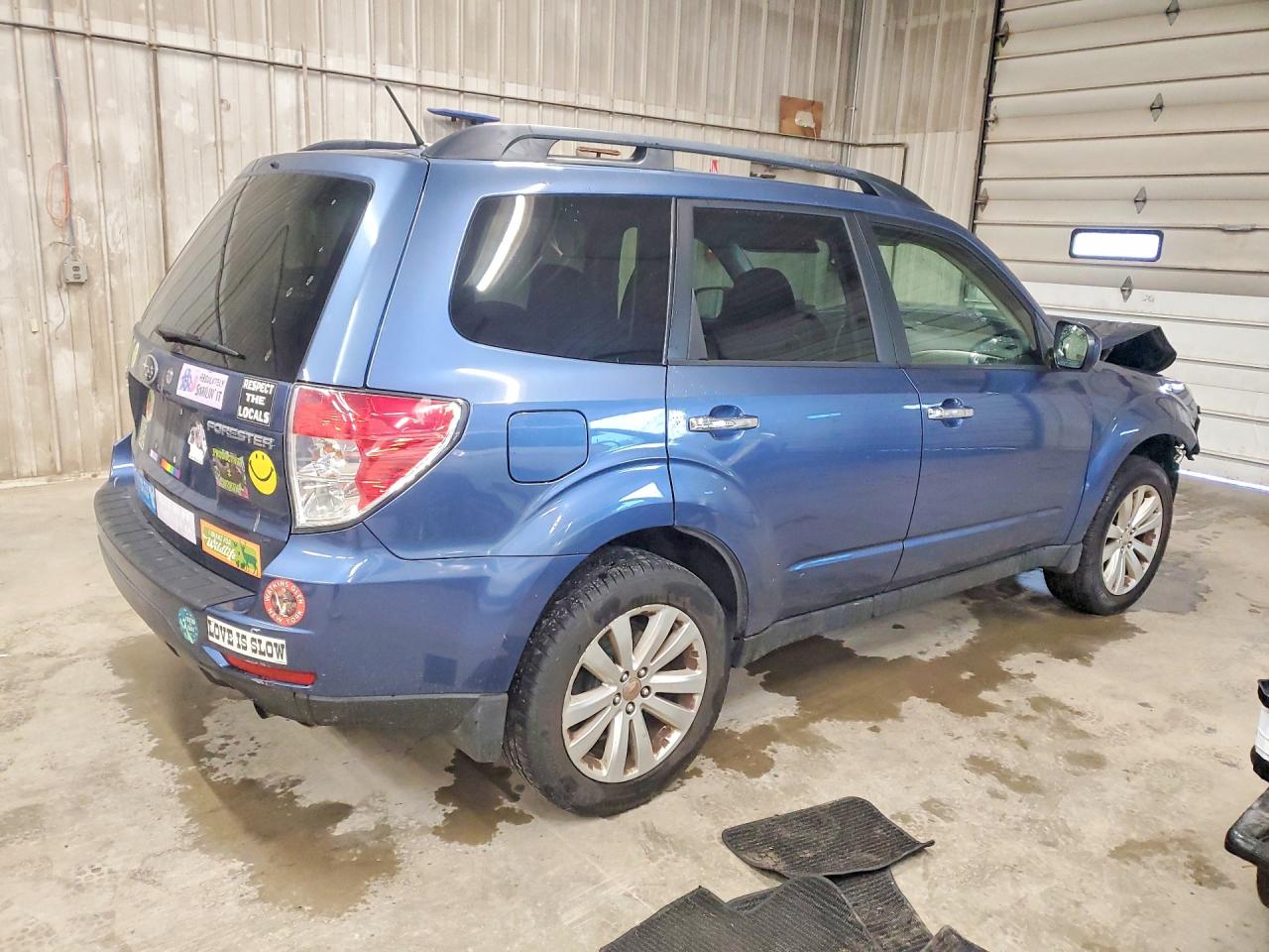 2012 Subaru Forester 2.5x Premium Blue vin: JF2SHBDC1CH458073