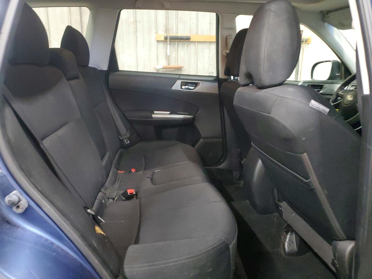 2012 Subaru Forester 2.5x Premium Blue vin: JF2SHBDC1CH458073