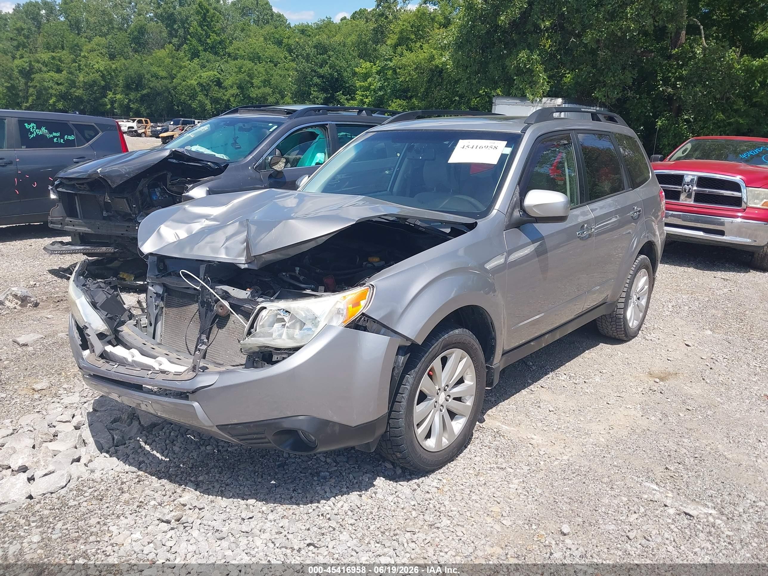 2011 Subaru Forester 2.5x Premium Silver vin: JF2SHBDC2BG768317