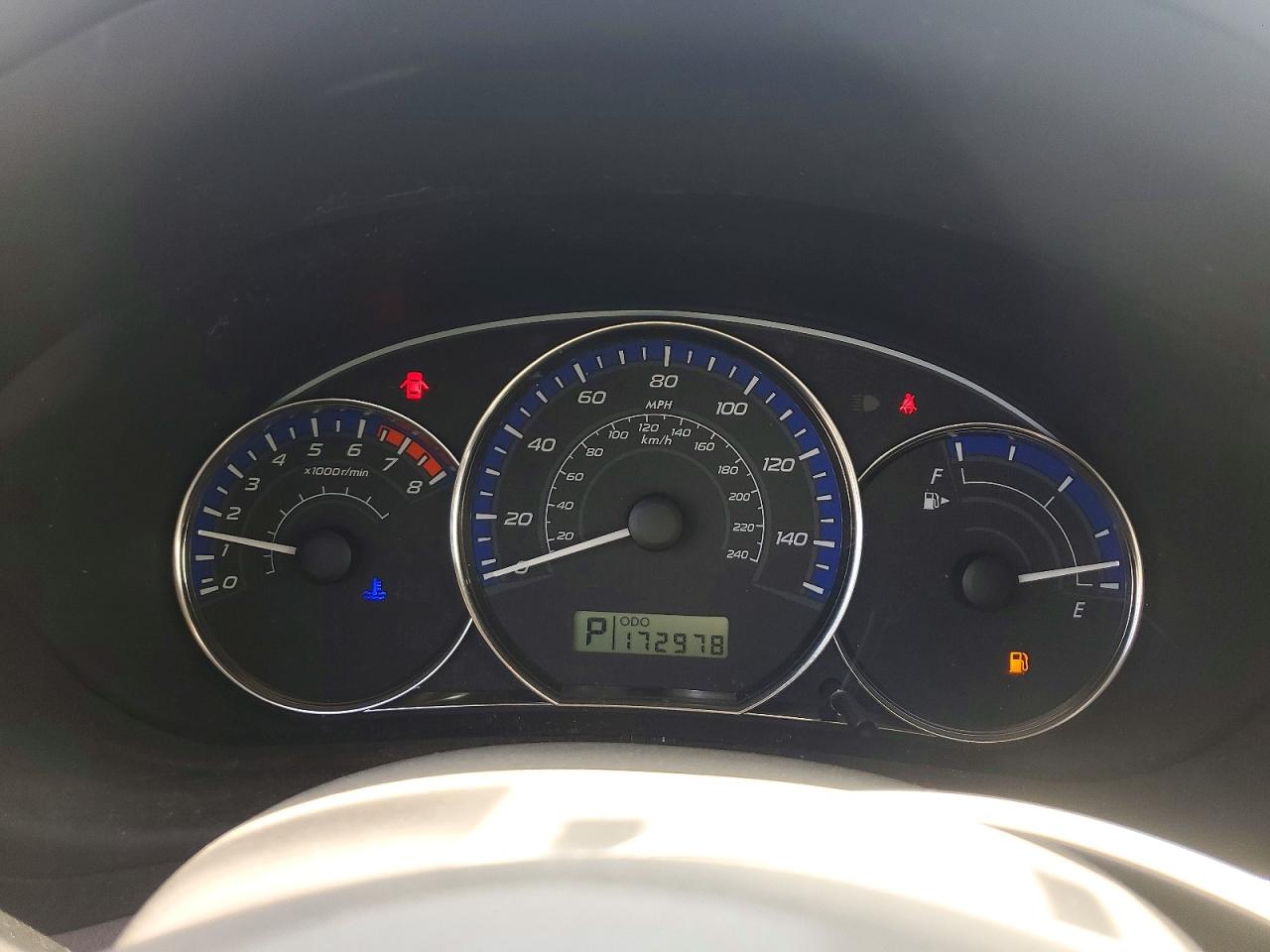 2011 Subaru Forester 2.5x Premium Silver vin: JF2SHBDC2BH772300