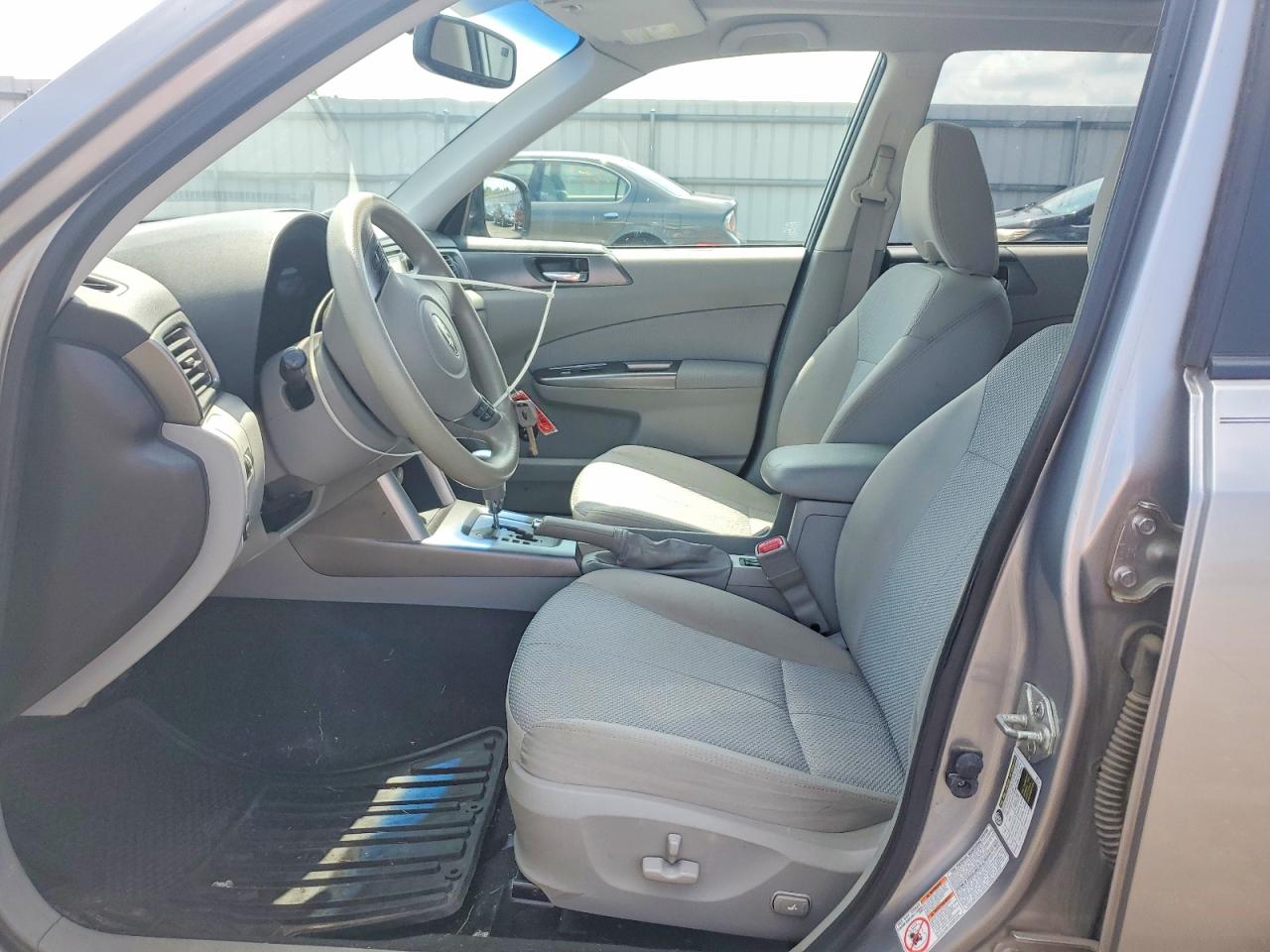 2011 Subaru Forester 2.5x Premium Silver vin: JF2SHBDC2BH772300