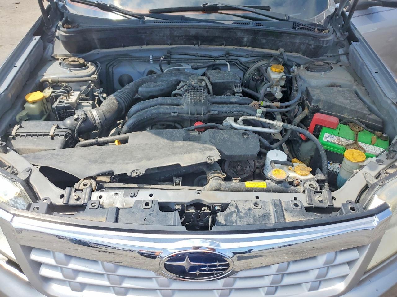 2011 Subaru Forester 2.5x Premium Silver vin: JF2SHBDC2BH772300