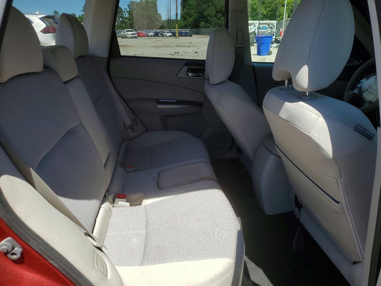 2012 Subaru Forester 2.5x Premium Red vin: JF2SHBDC2CH407732